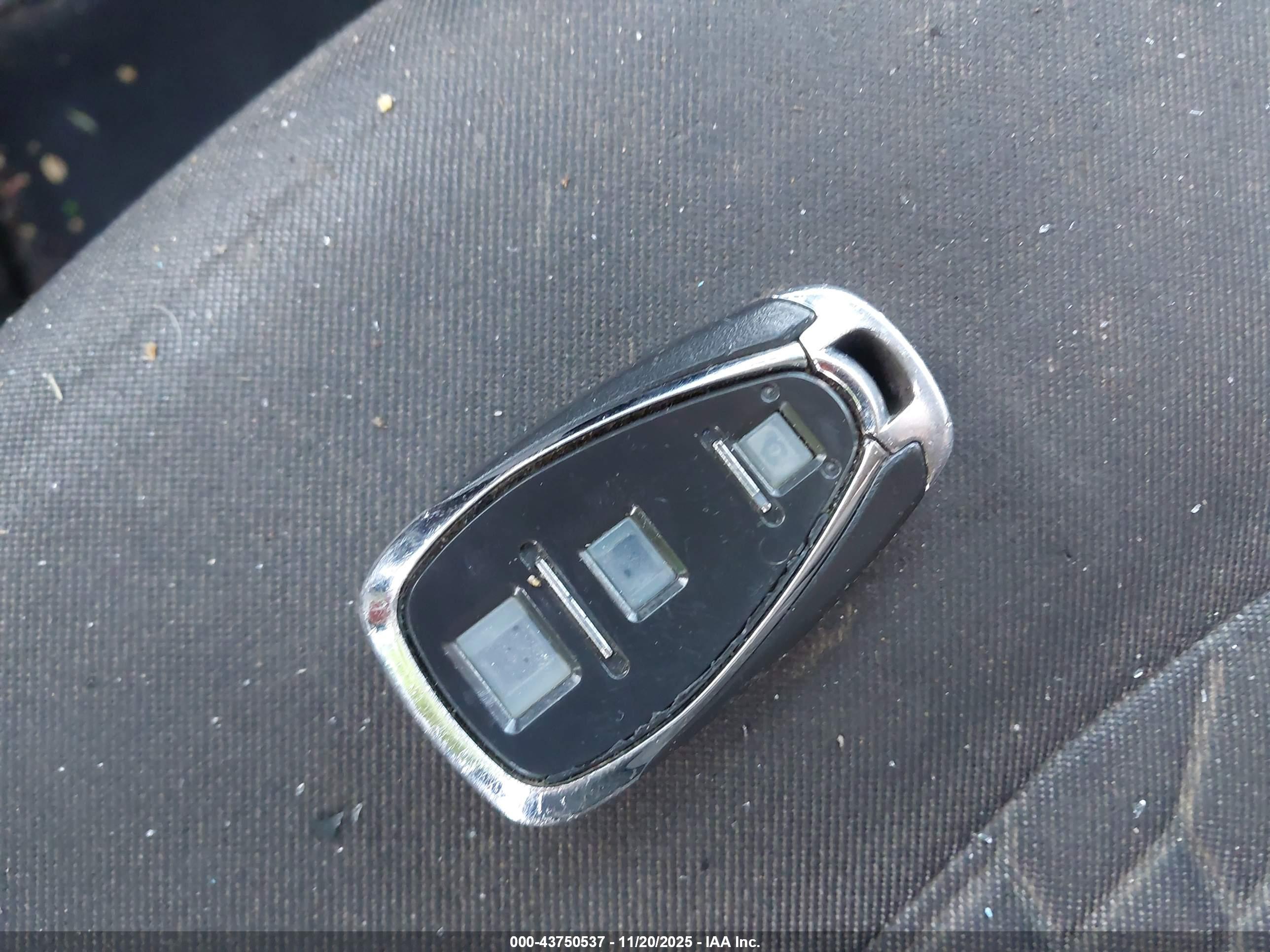 CHEVROLET EQUINOX image 11
