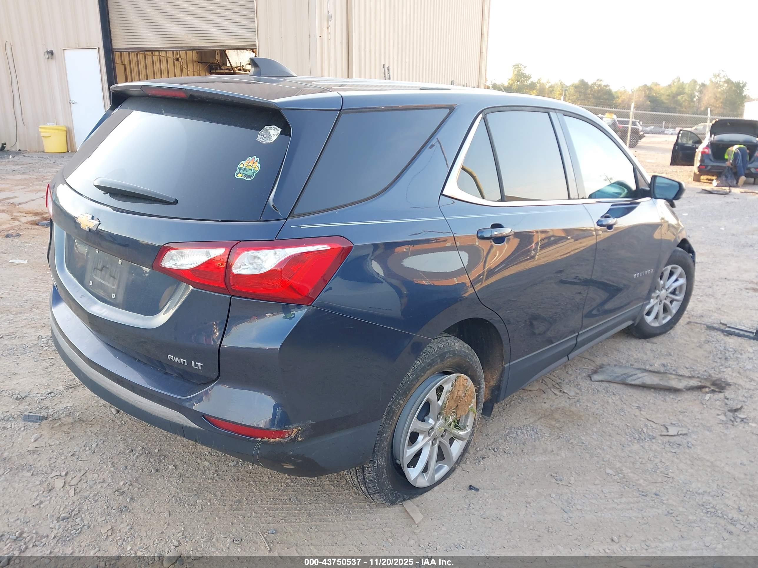 CHEVROLET EQUINOX image 4
