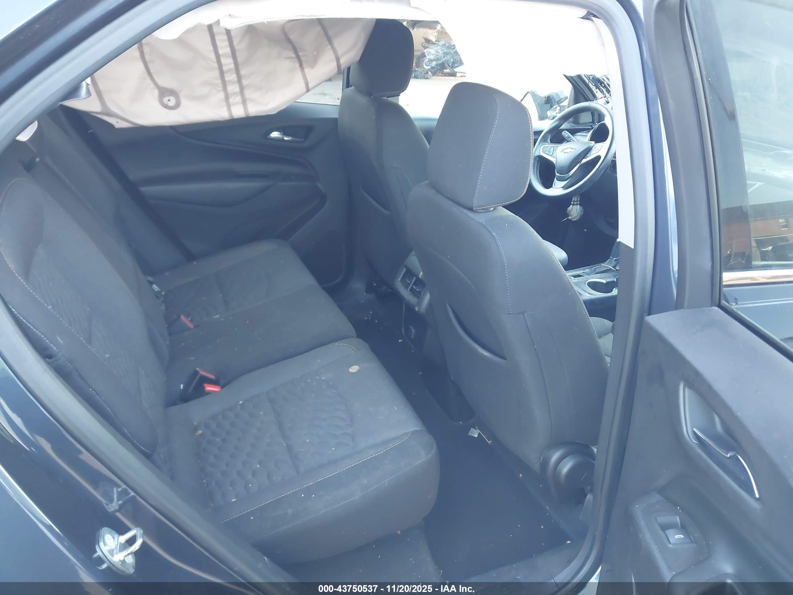 CHEVROLET EQUINOX image 8