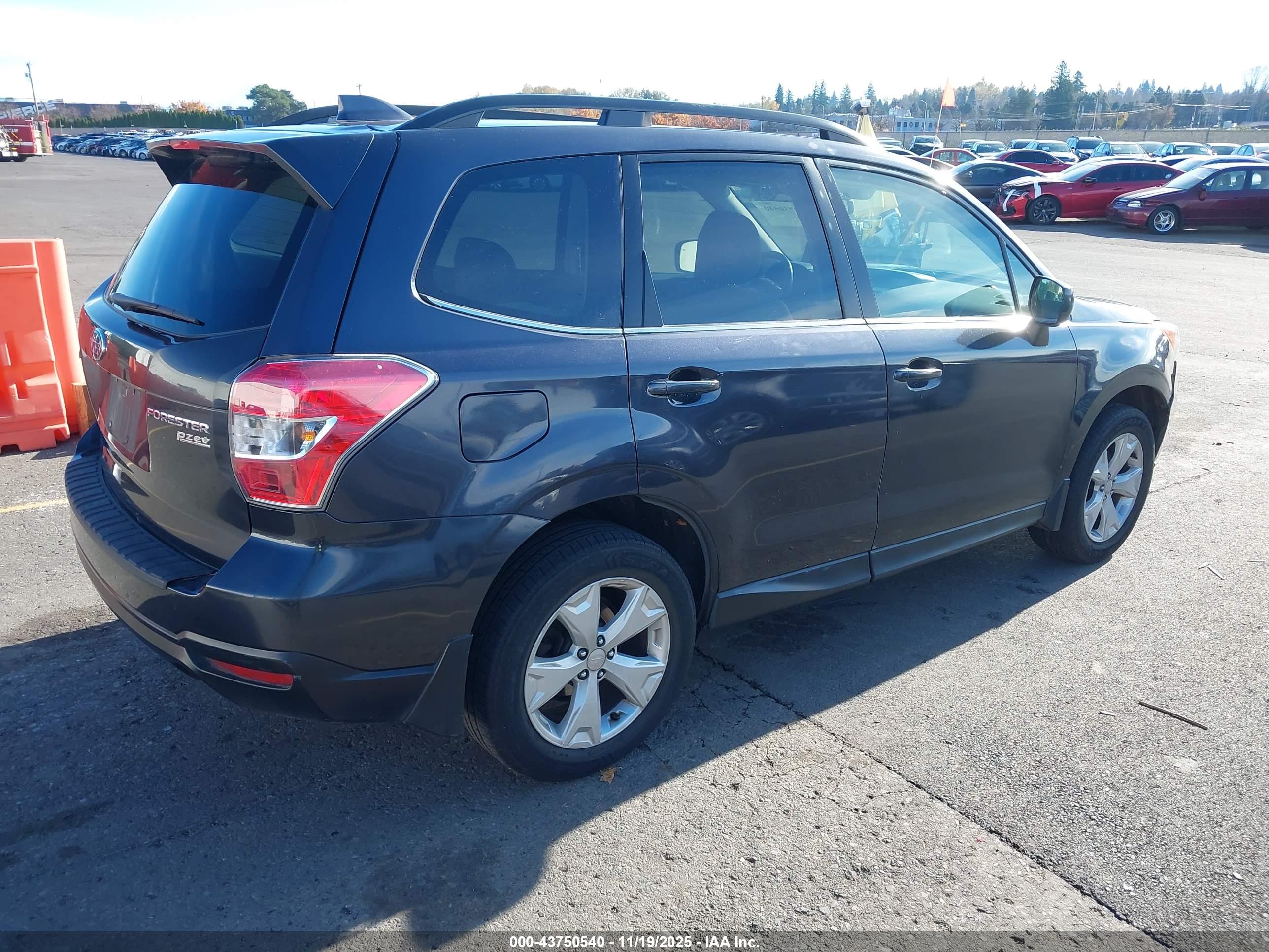 SUBARU FORESTER image 4