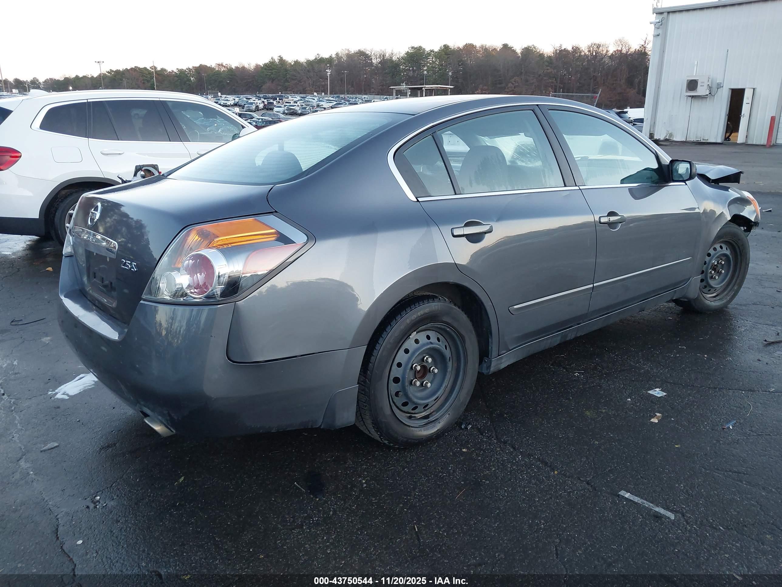 NISSAN ALTIMA image 4