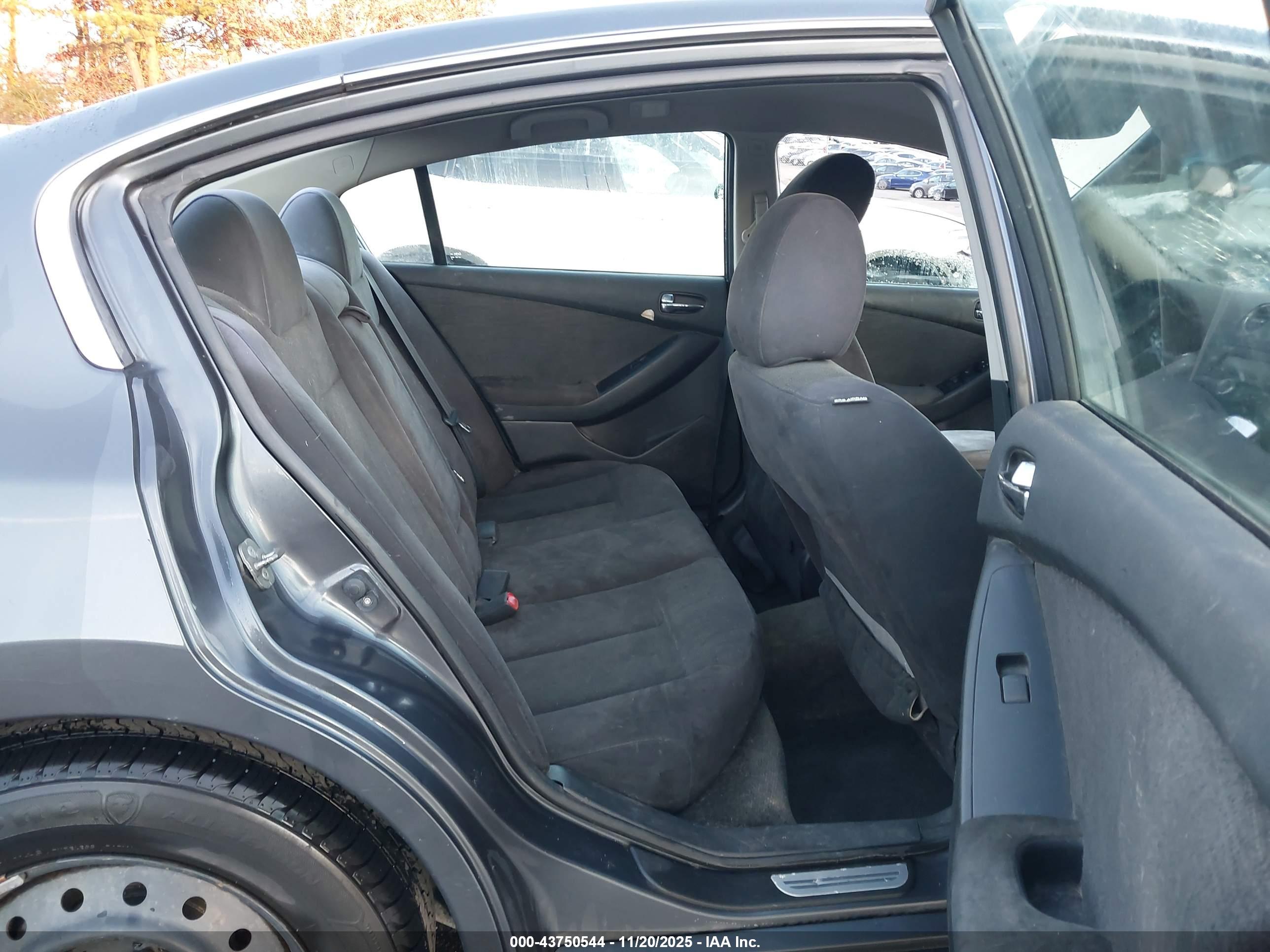 NISSAN ALTIMA image 8