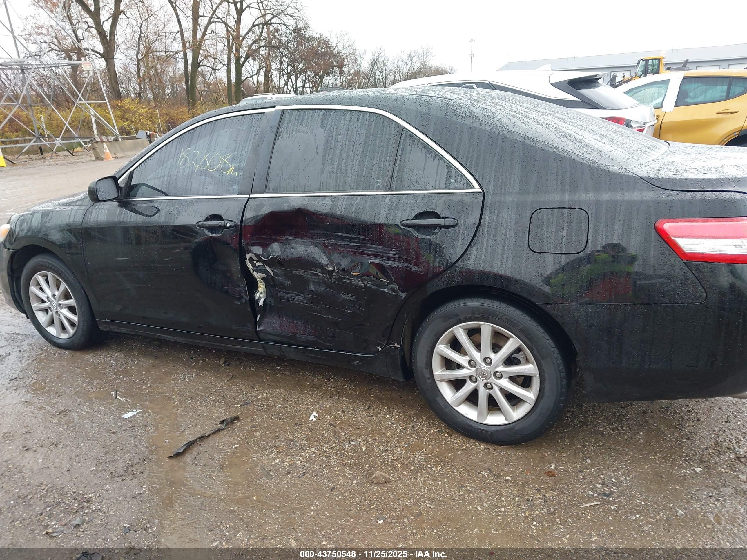 TOYOTA CAMRY image 6