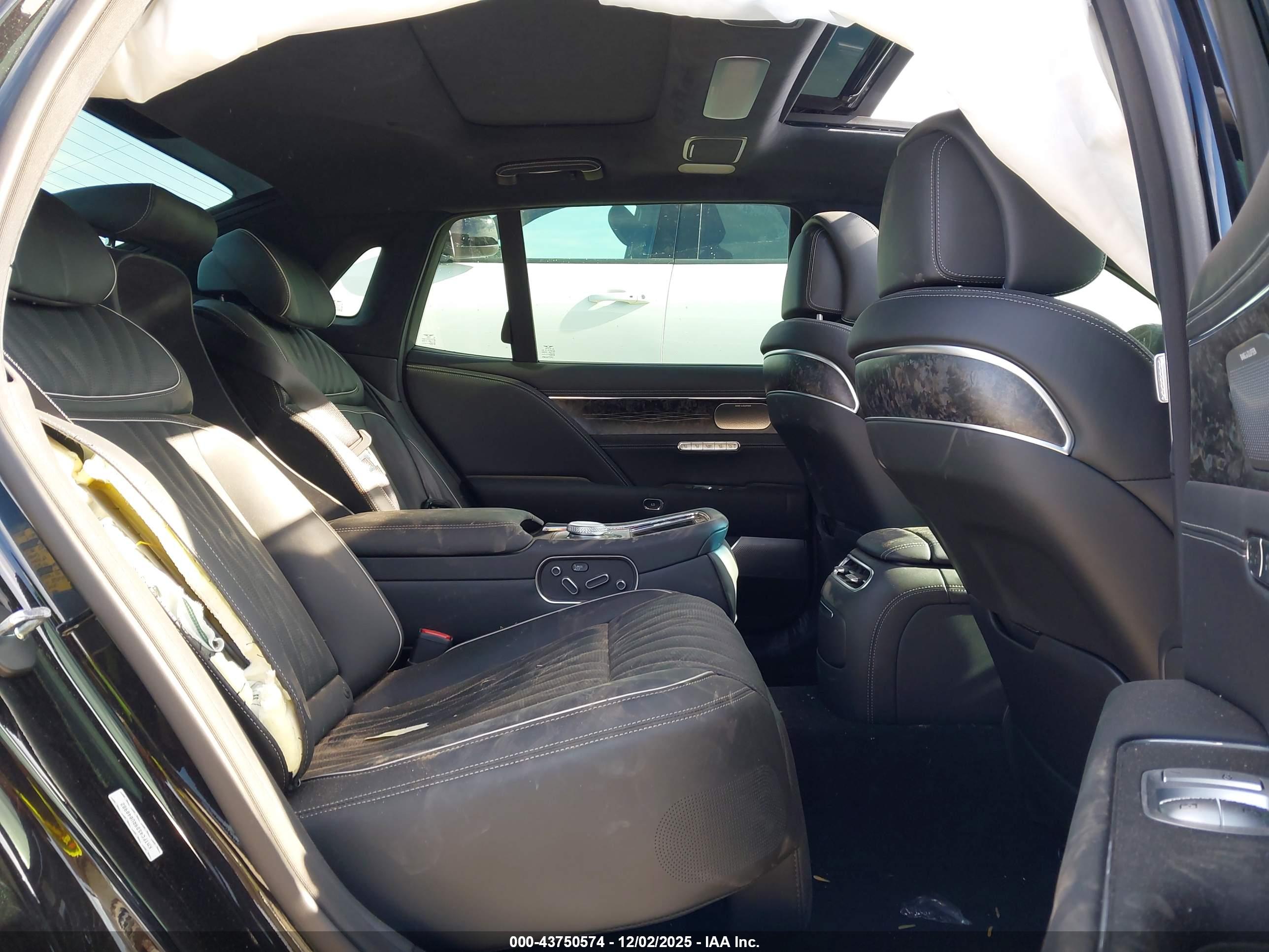 GENESIS G90 image 8