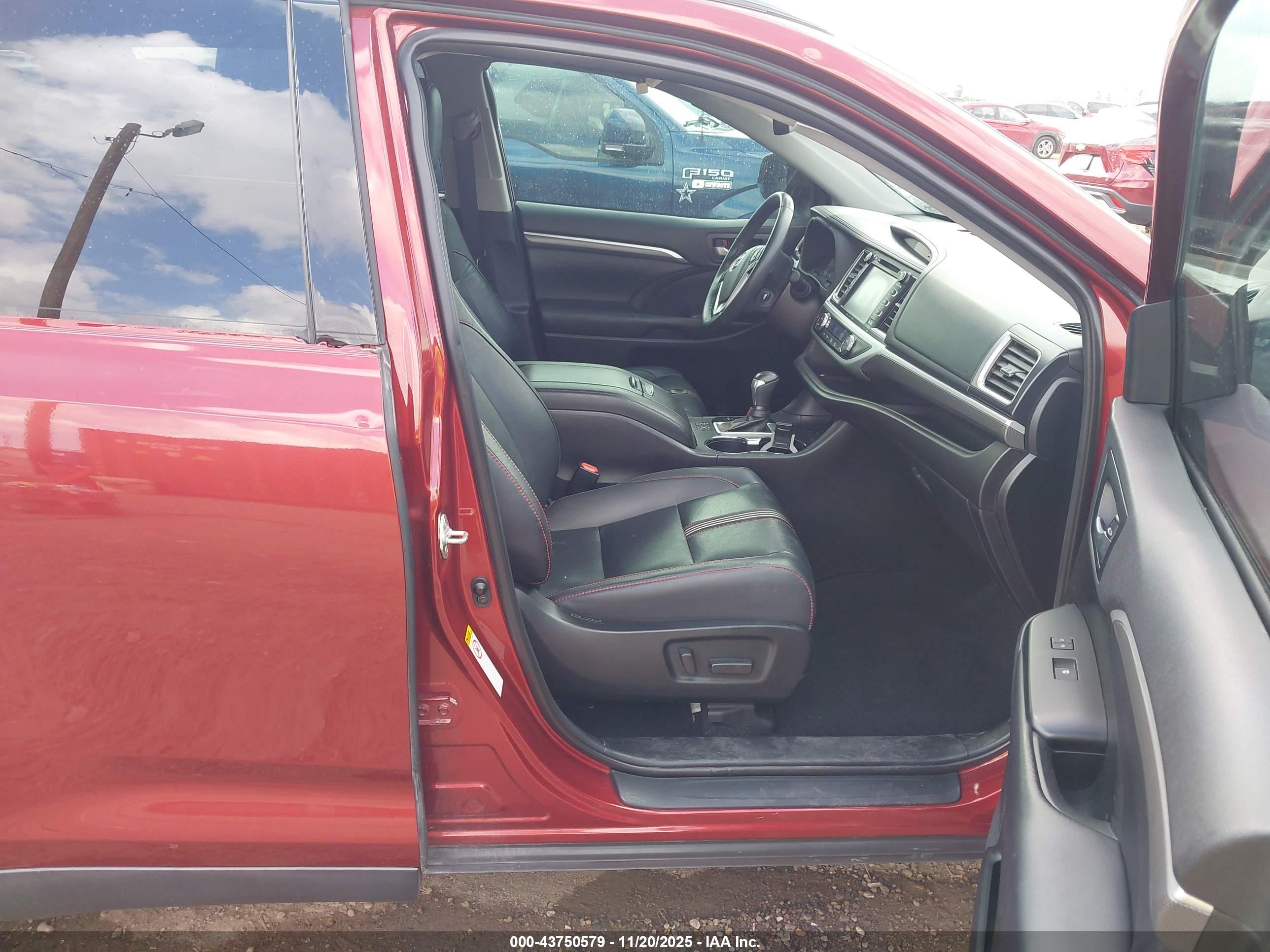 TOYOTA HIGHLANDER image 5