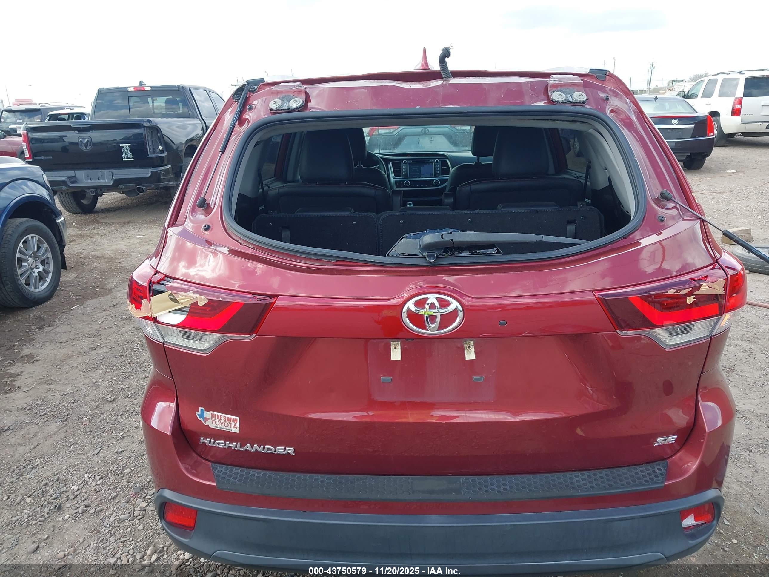 TOYOTA HIGHLANDER image 6