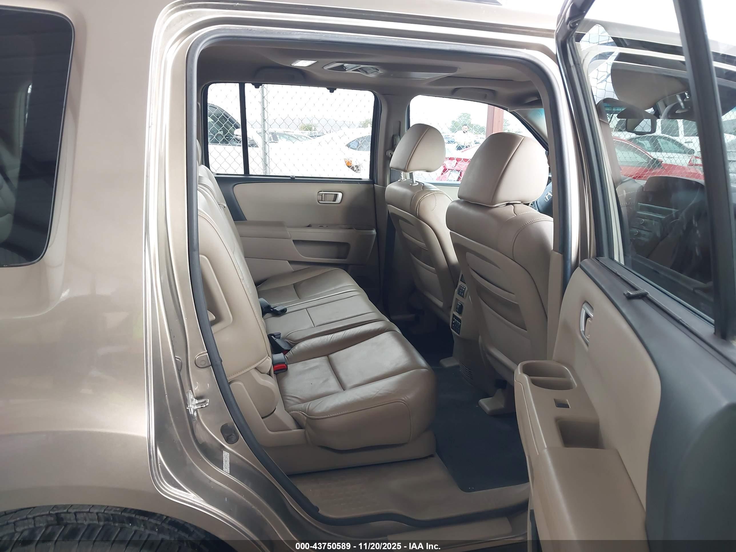 HONDA PILOT image 8