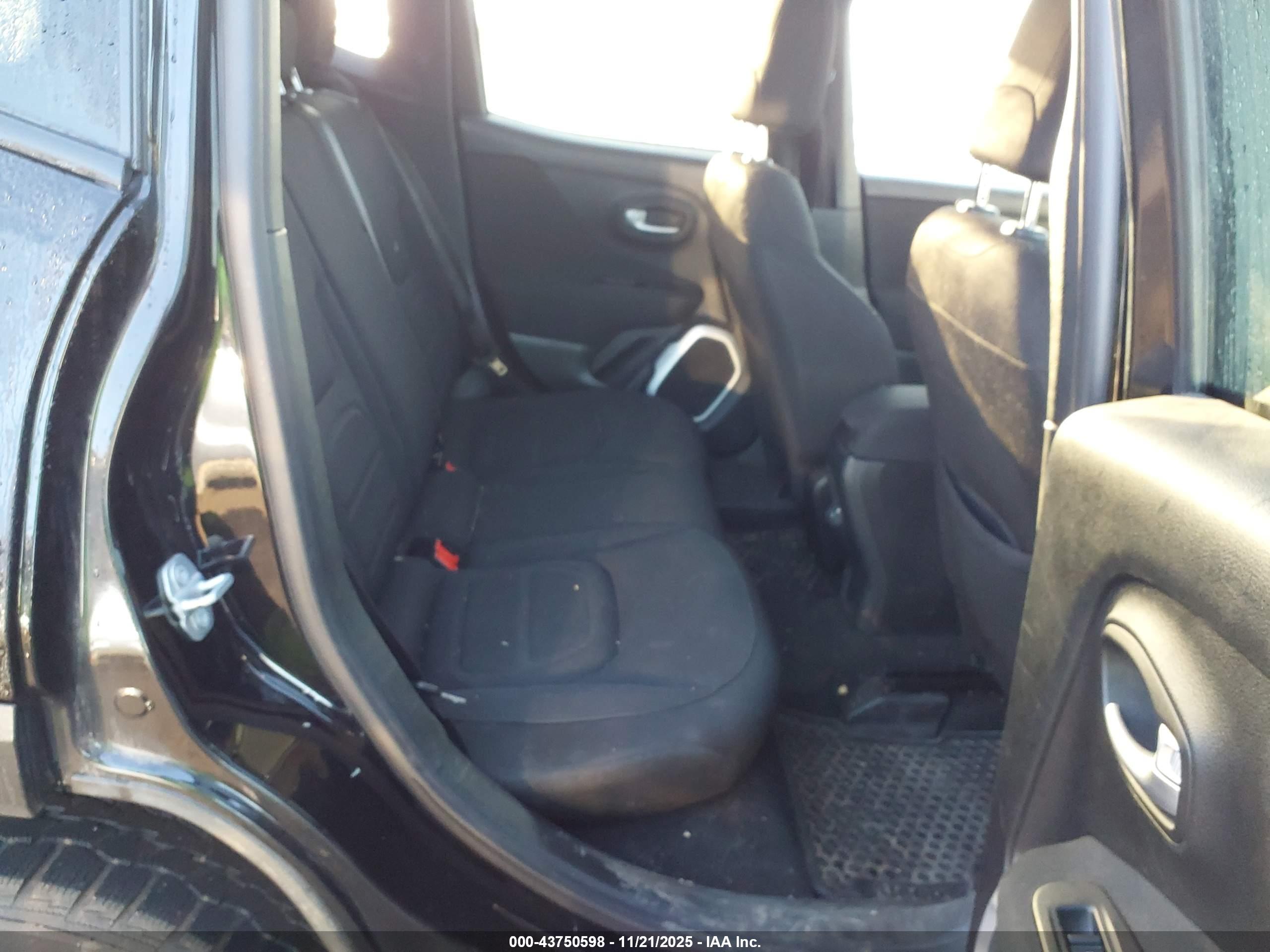 JEEP RENEGADE image 8