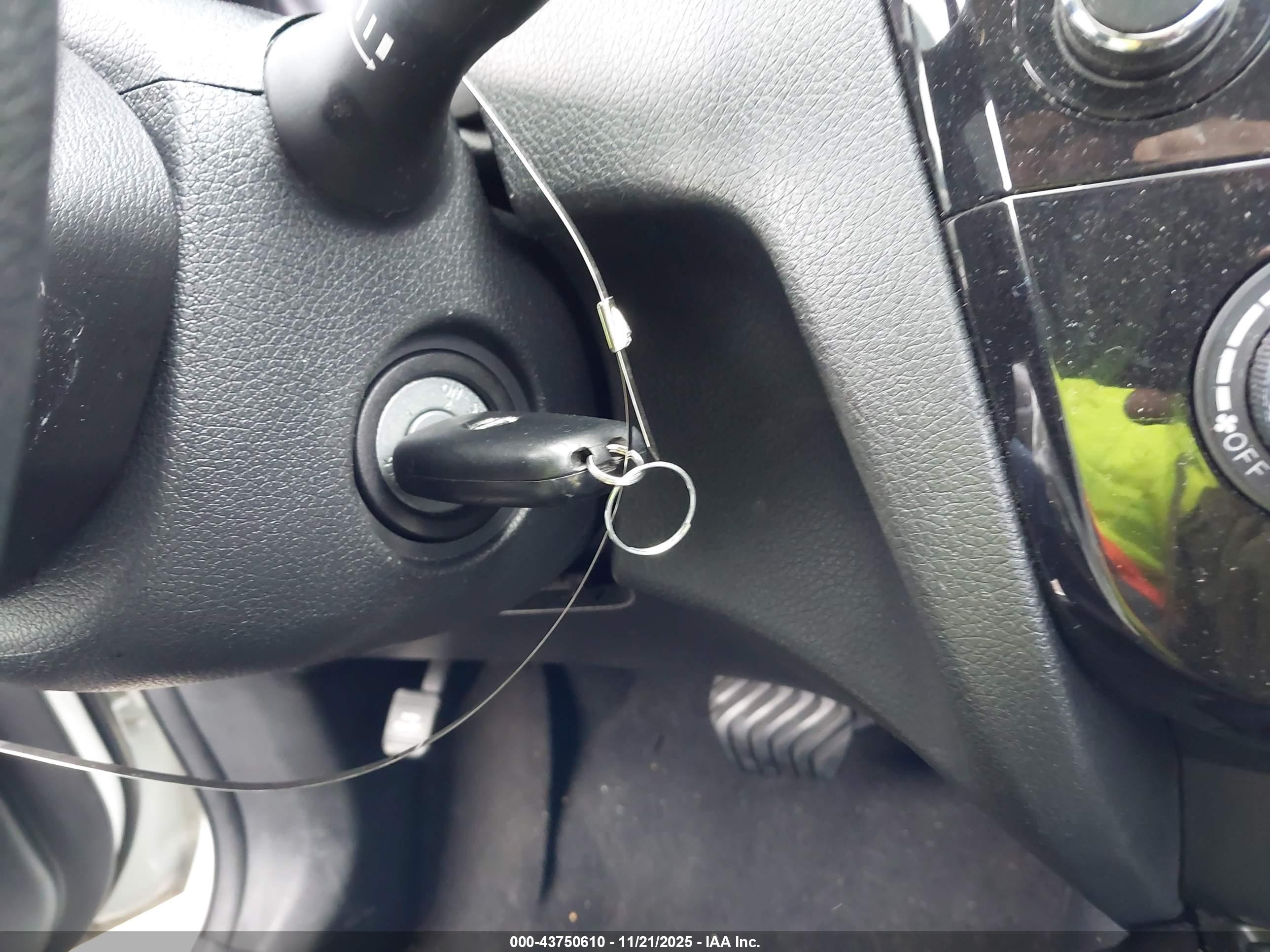 NISSAN ROGUE image 11