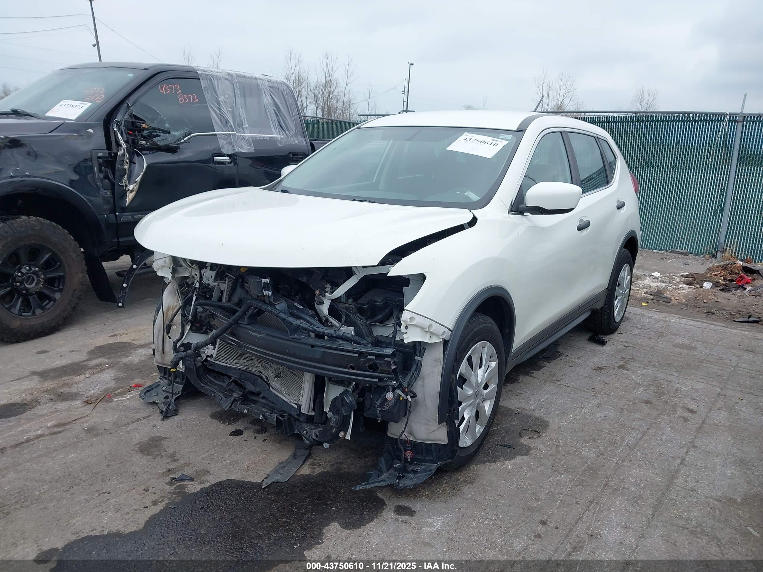 NISSAN ROGUE image 2