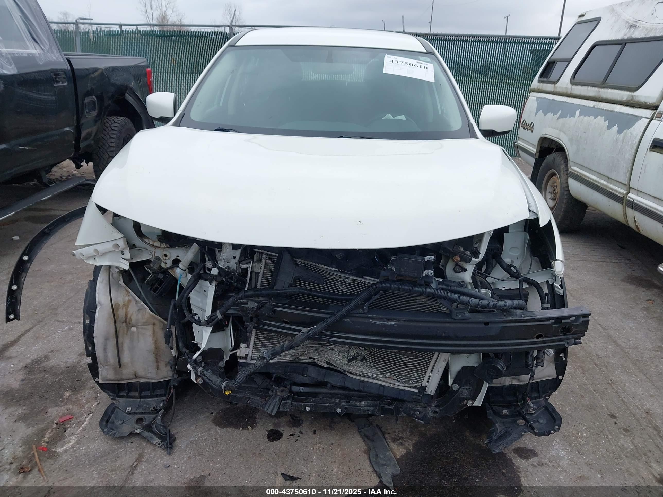 NISSAN ROGUE image 6