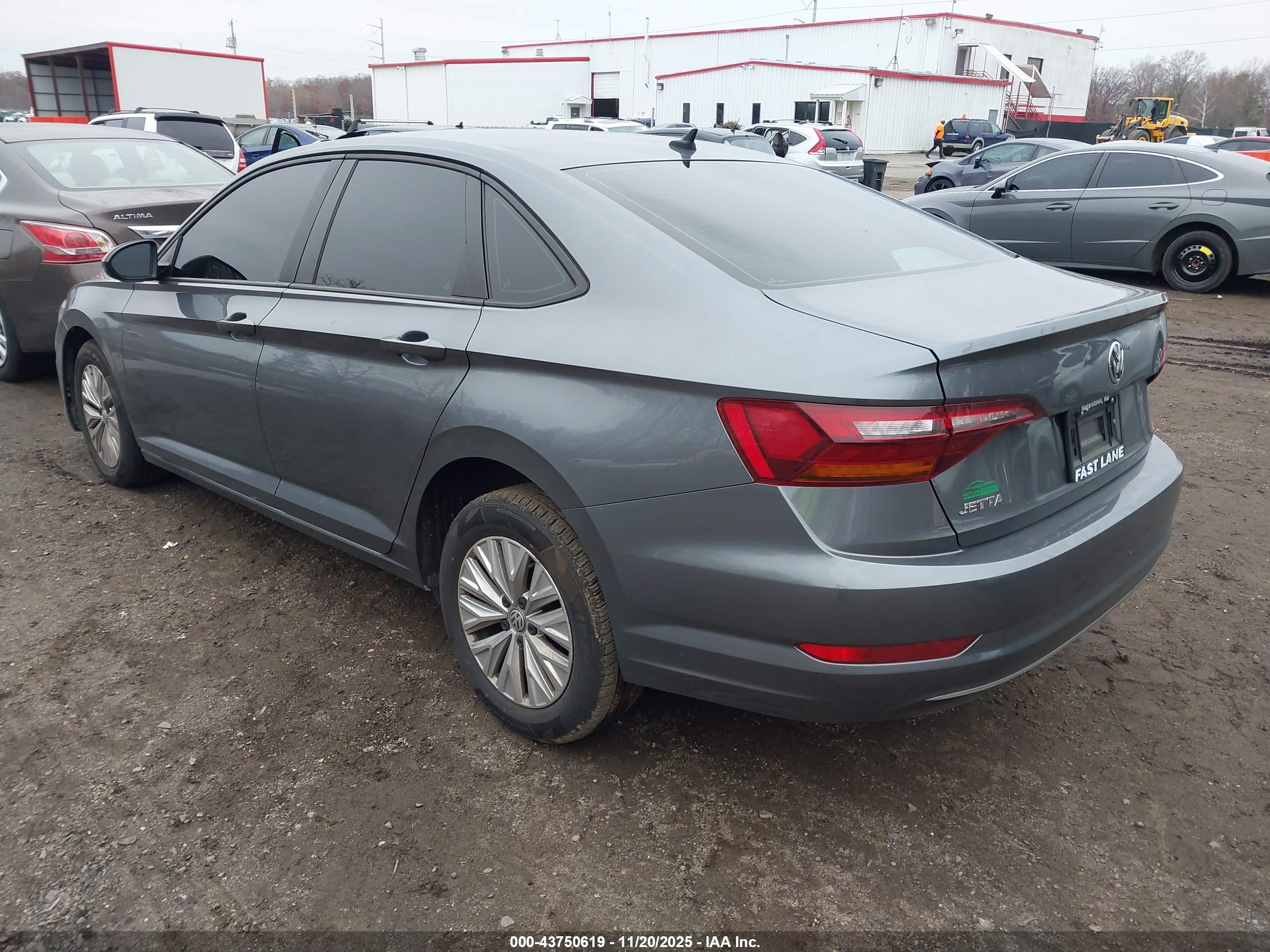 VOLKSWAGEN JETTA image 3
