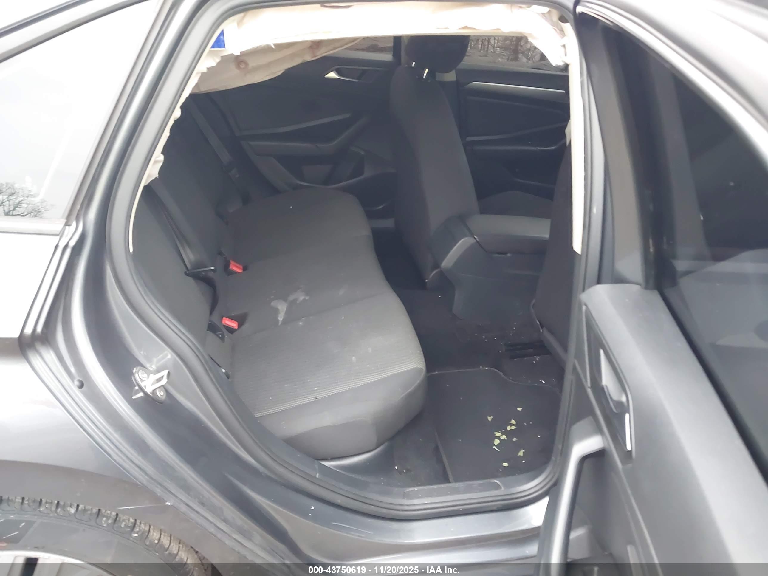 VOLKSWAGEN JETTA image 8