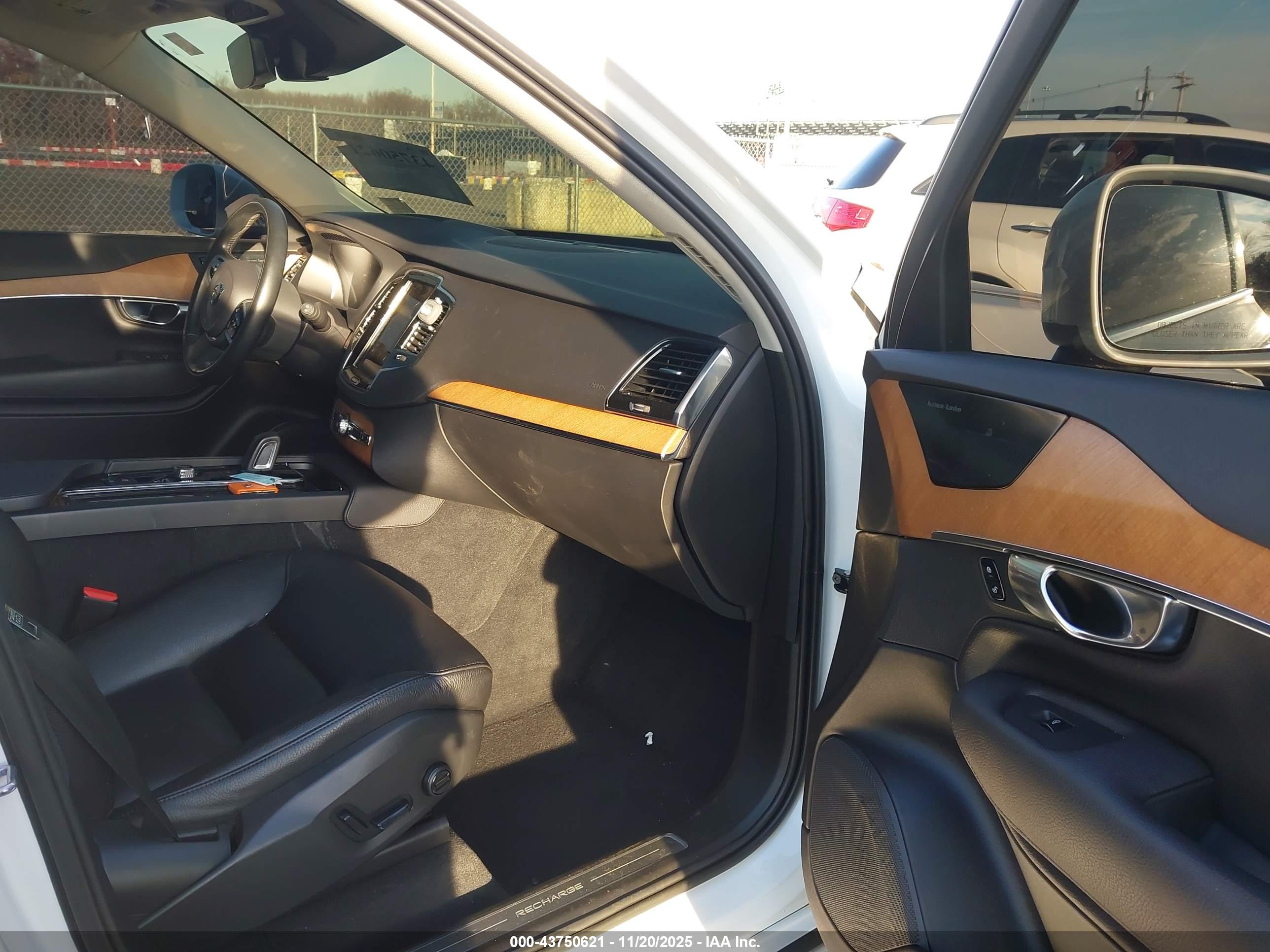 VOLVO XC90 image 5