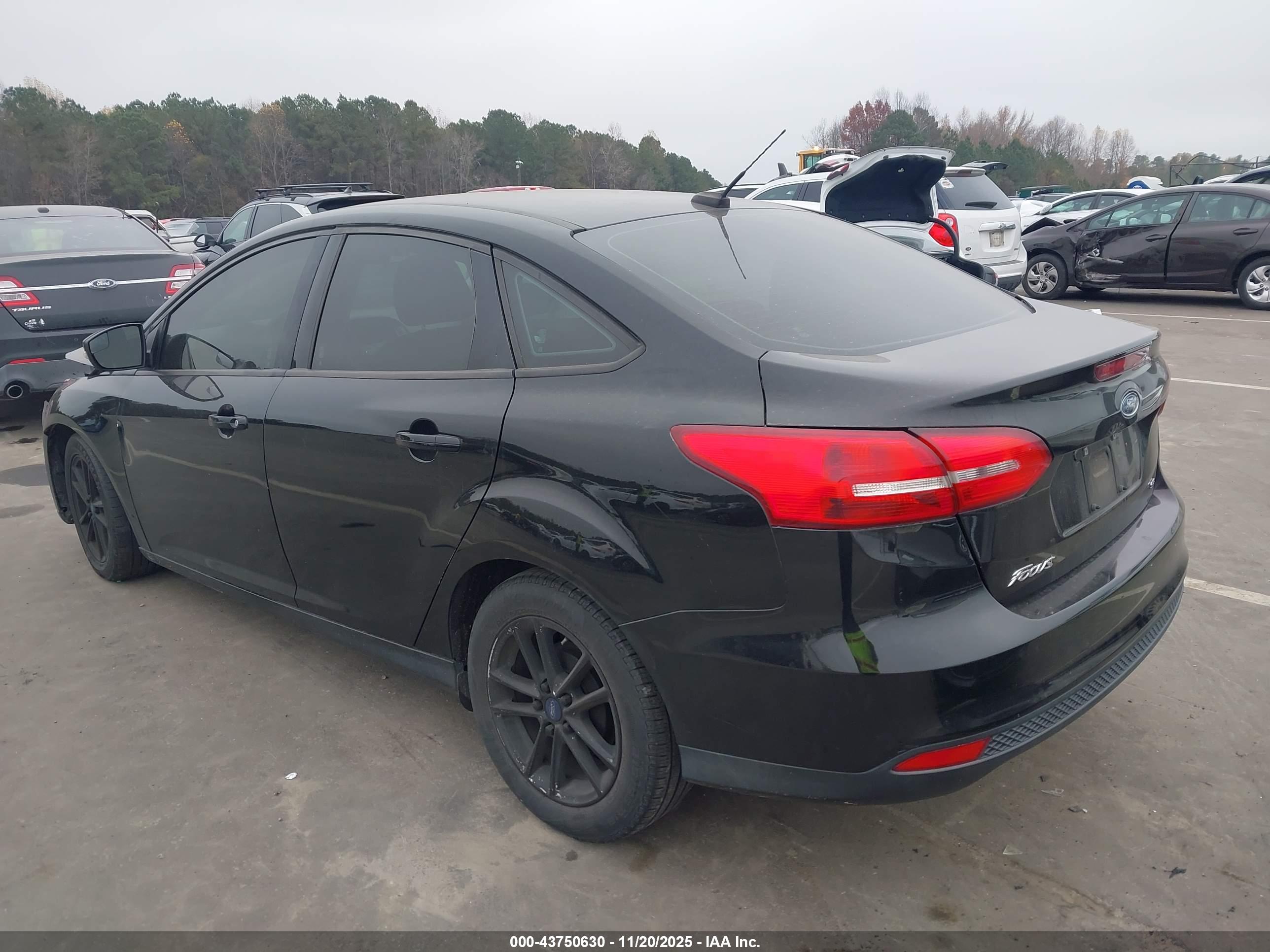 FORD FOCUS image 3