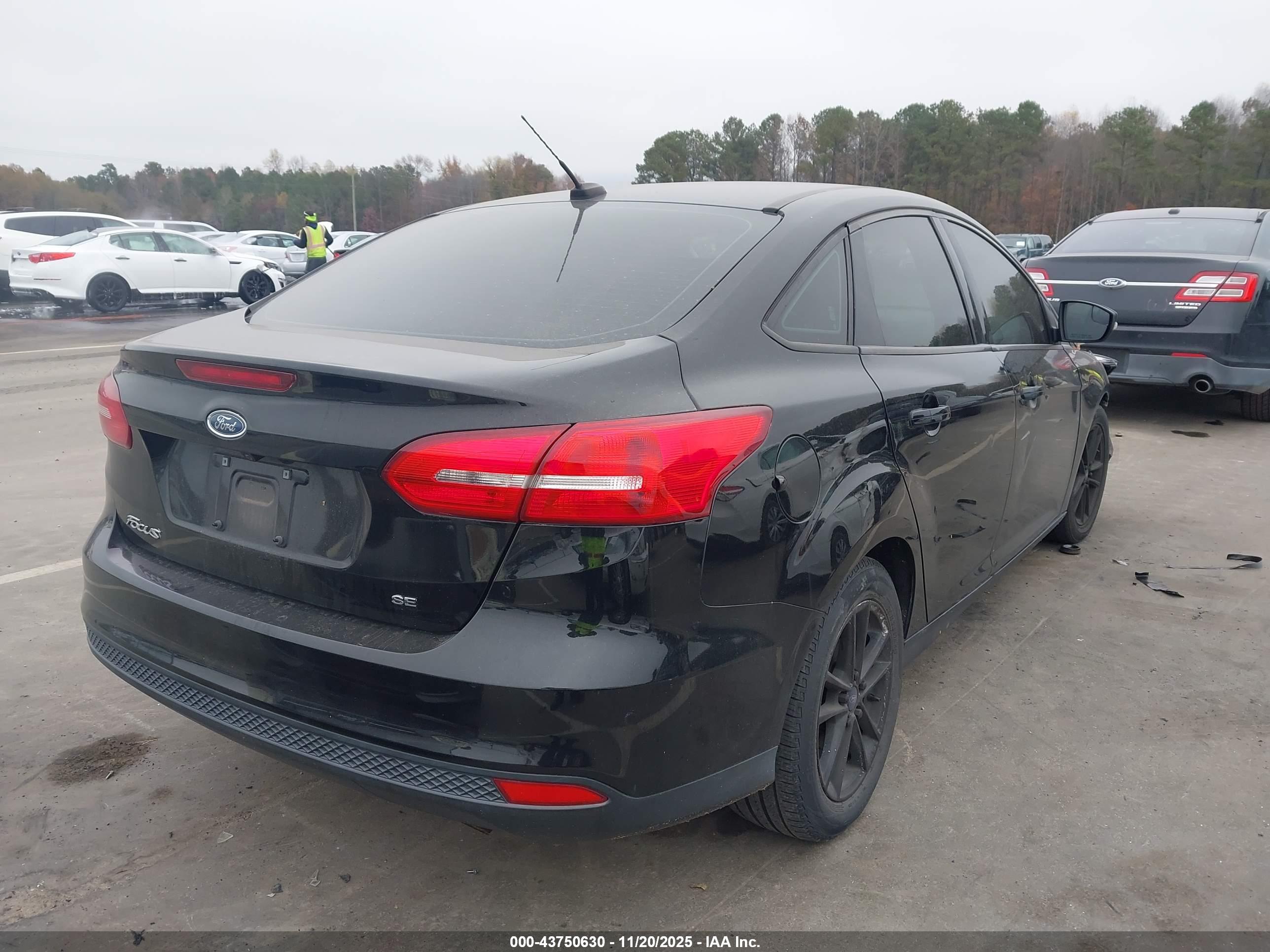 FORD FOCUS image 4