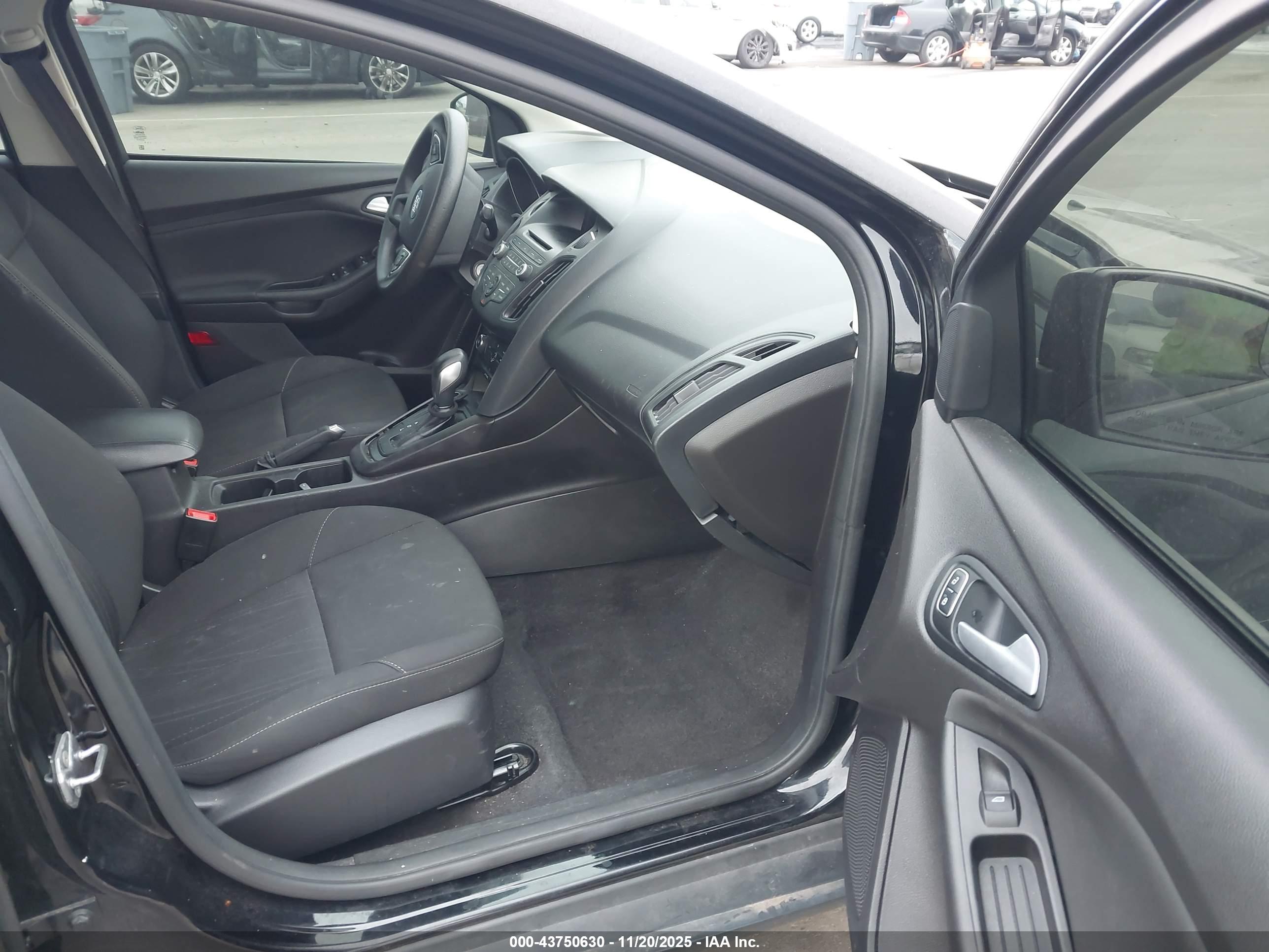 FORD FOCUS image 5