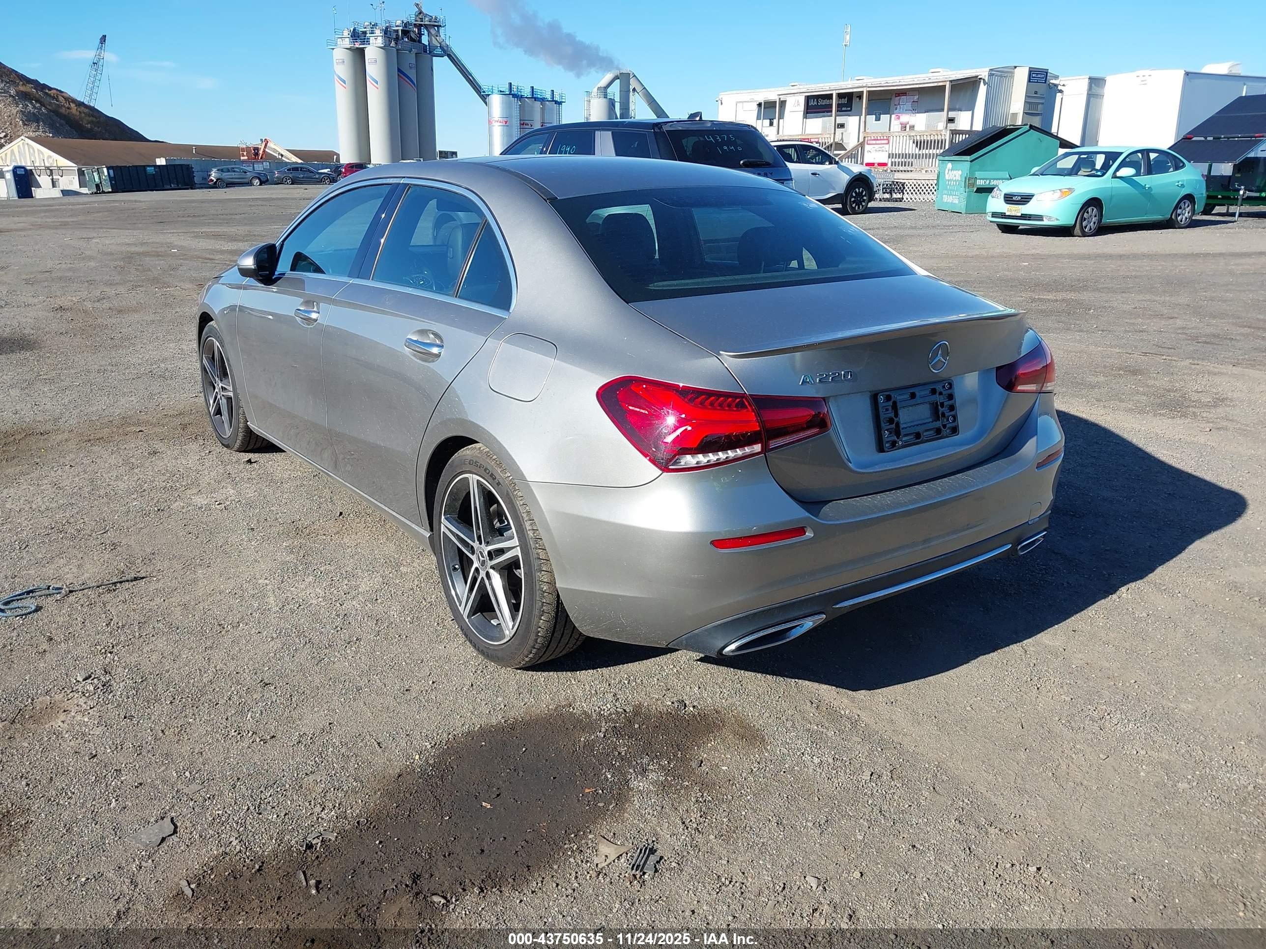MERCEDES-BENZ A image 3