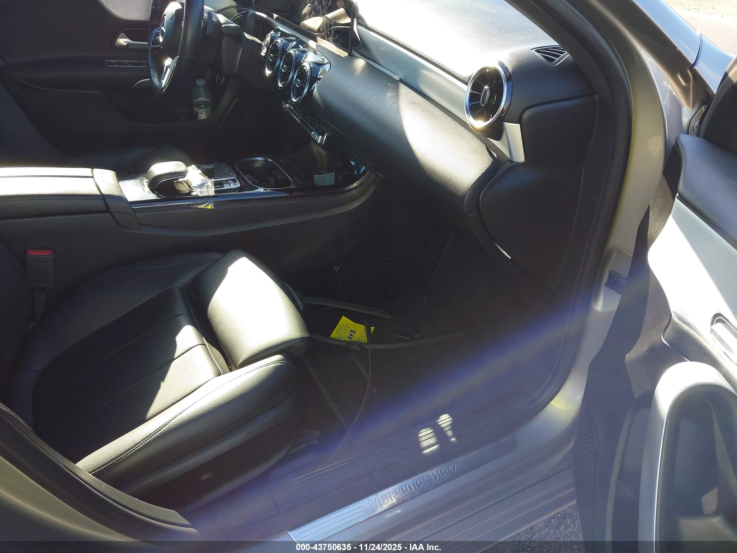MERCEDES-BENZ A image 5