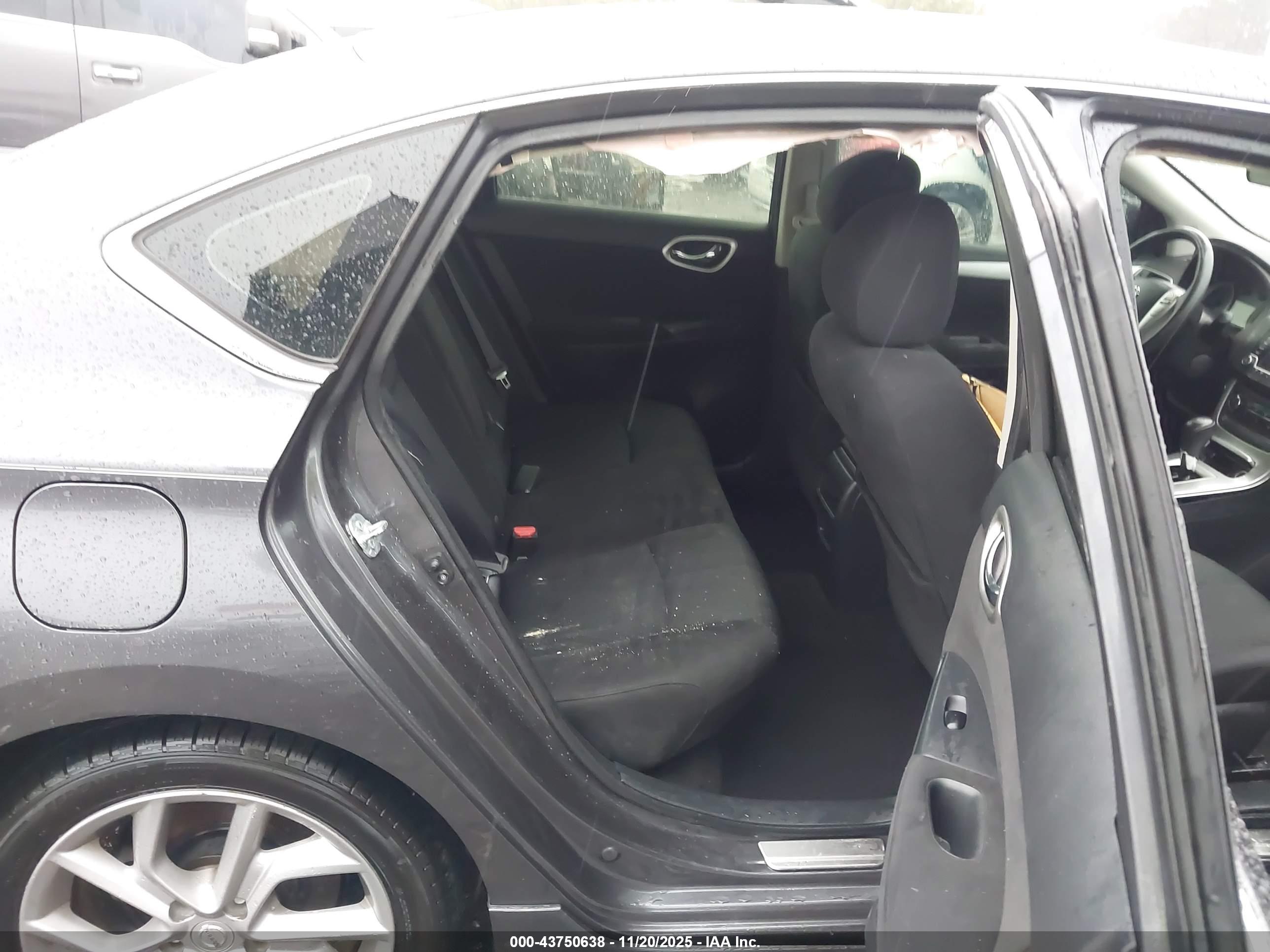 NISSAN SENTRA image 8