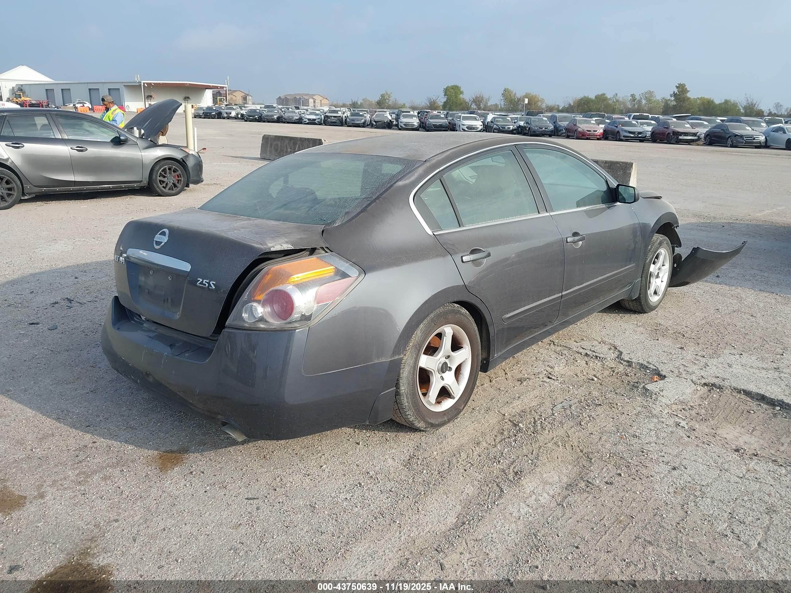 NISSAN ALTIMA image 4