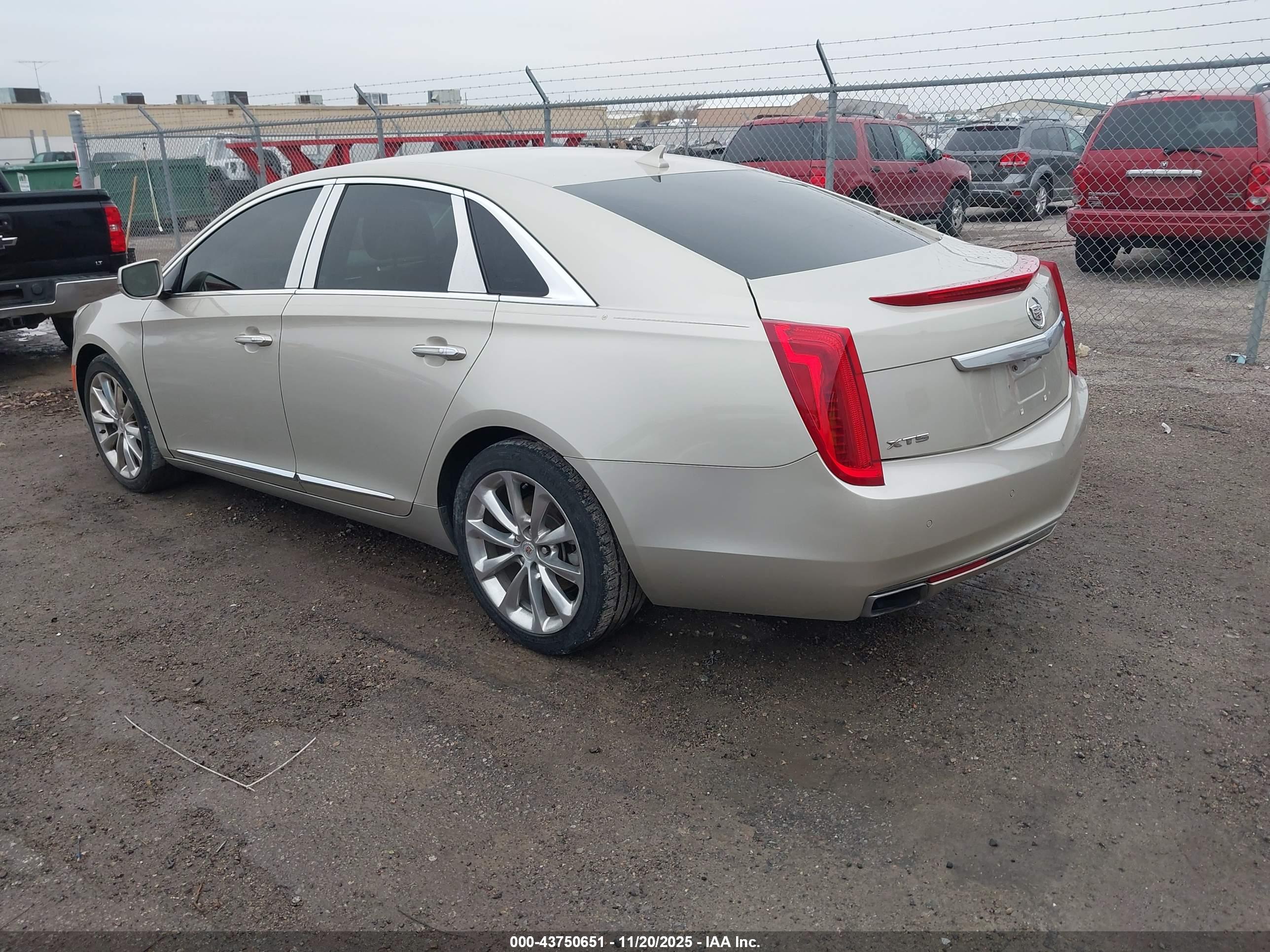 CADILLAC XTS image 3