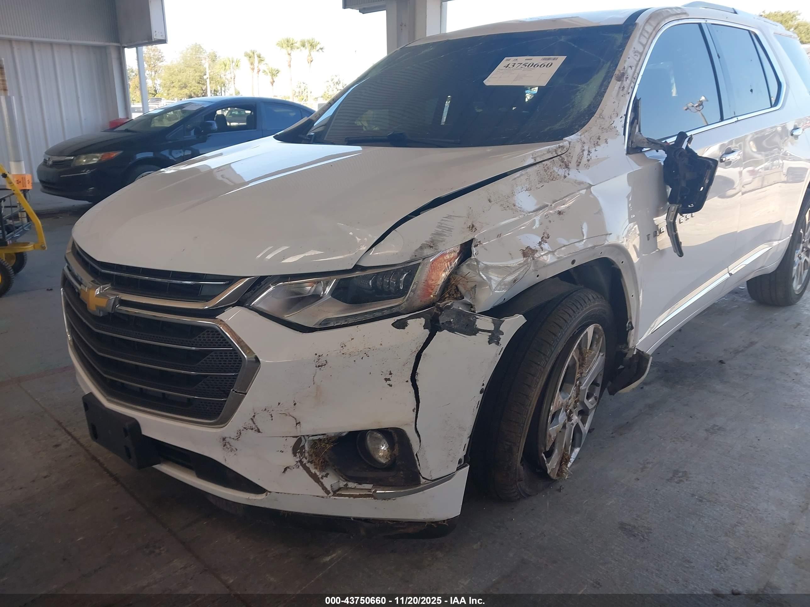 CHEVROLET TRAVERSE image 6