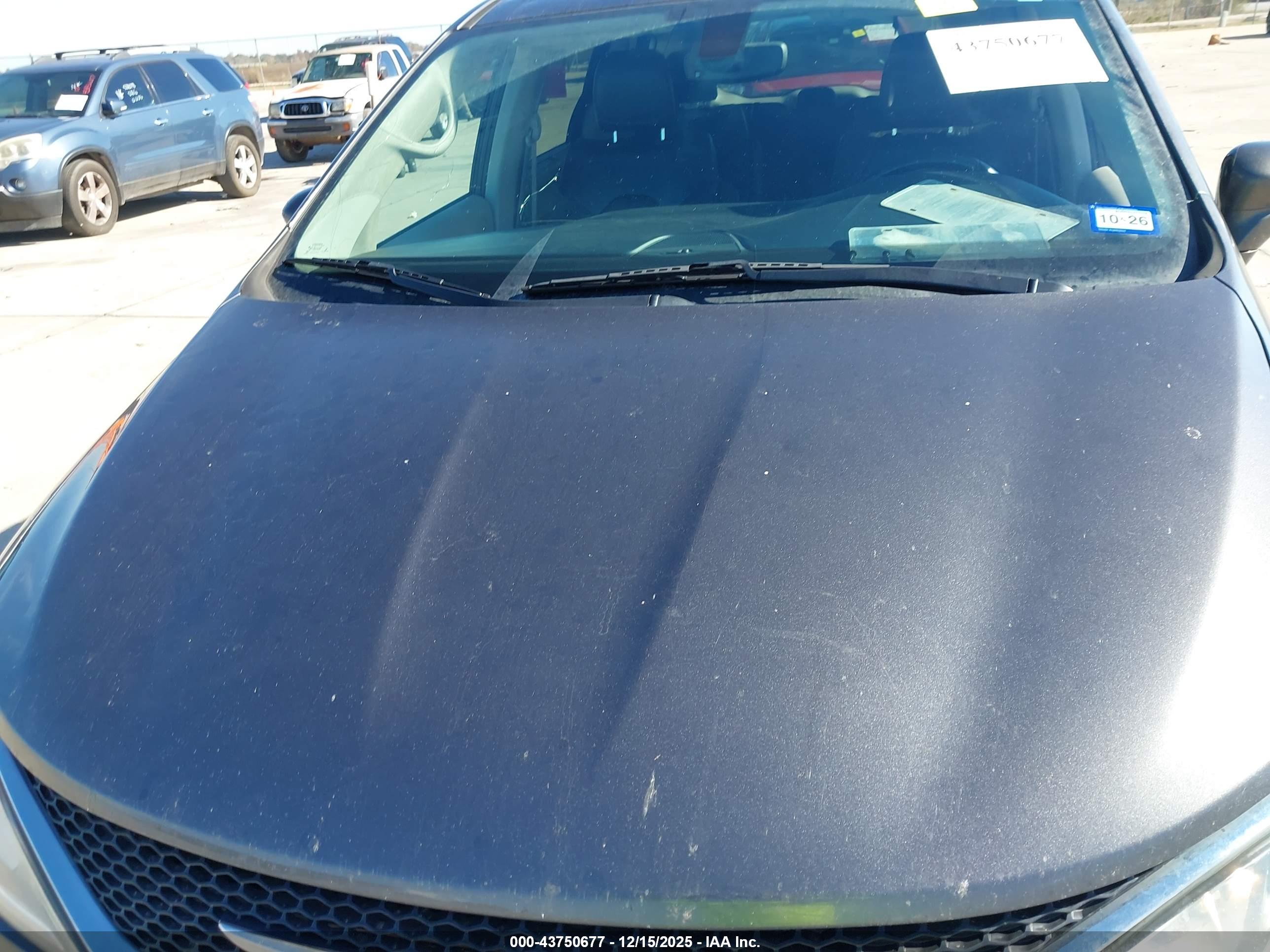 CHRYSLER PACIFICA image 6