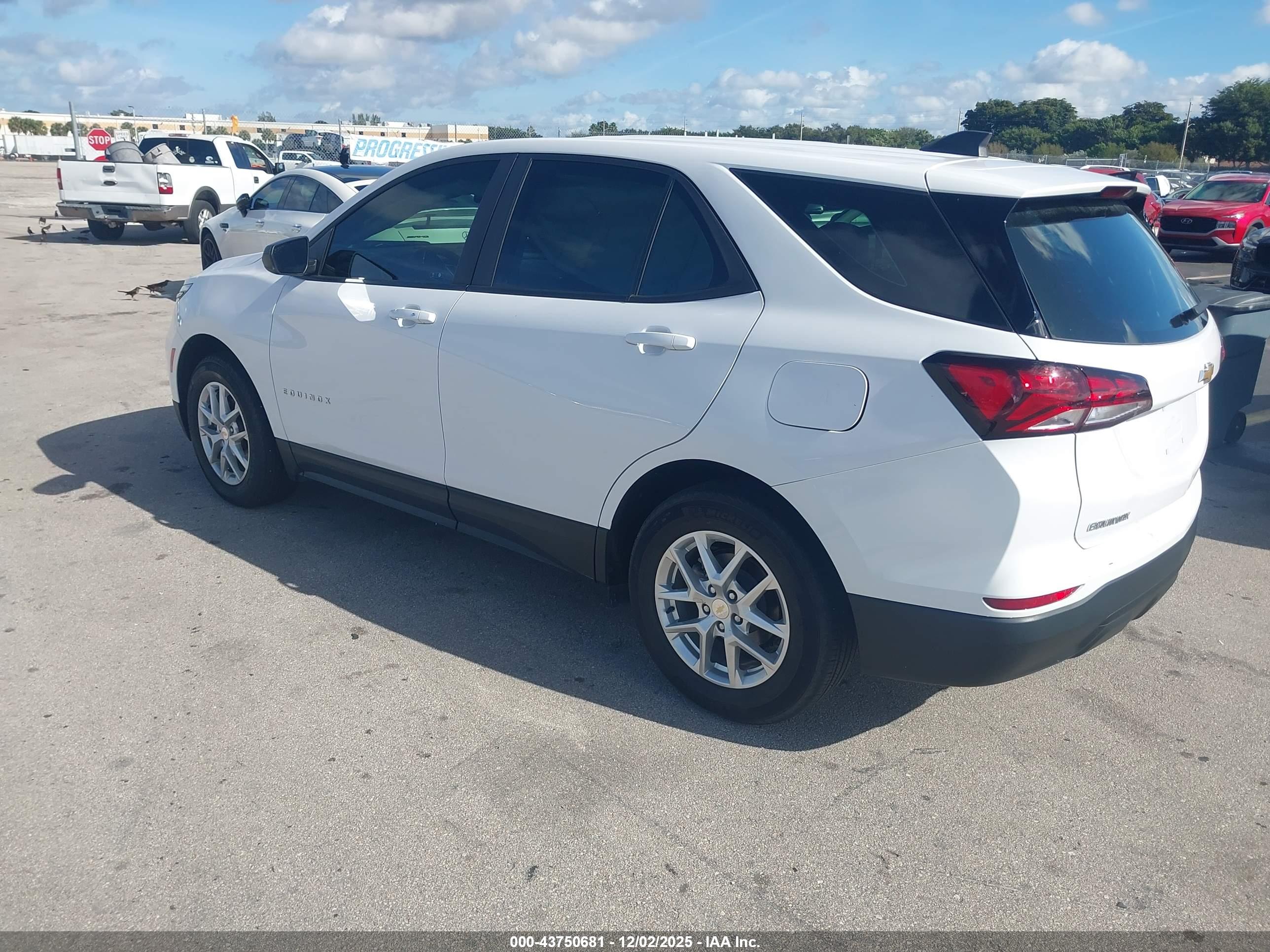 CHEVROLET EQUINOX image 3