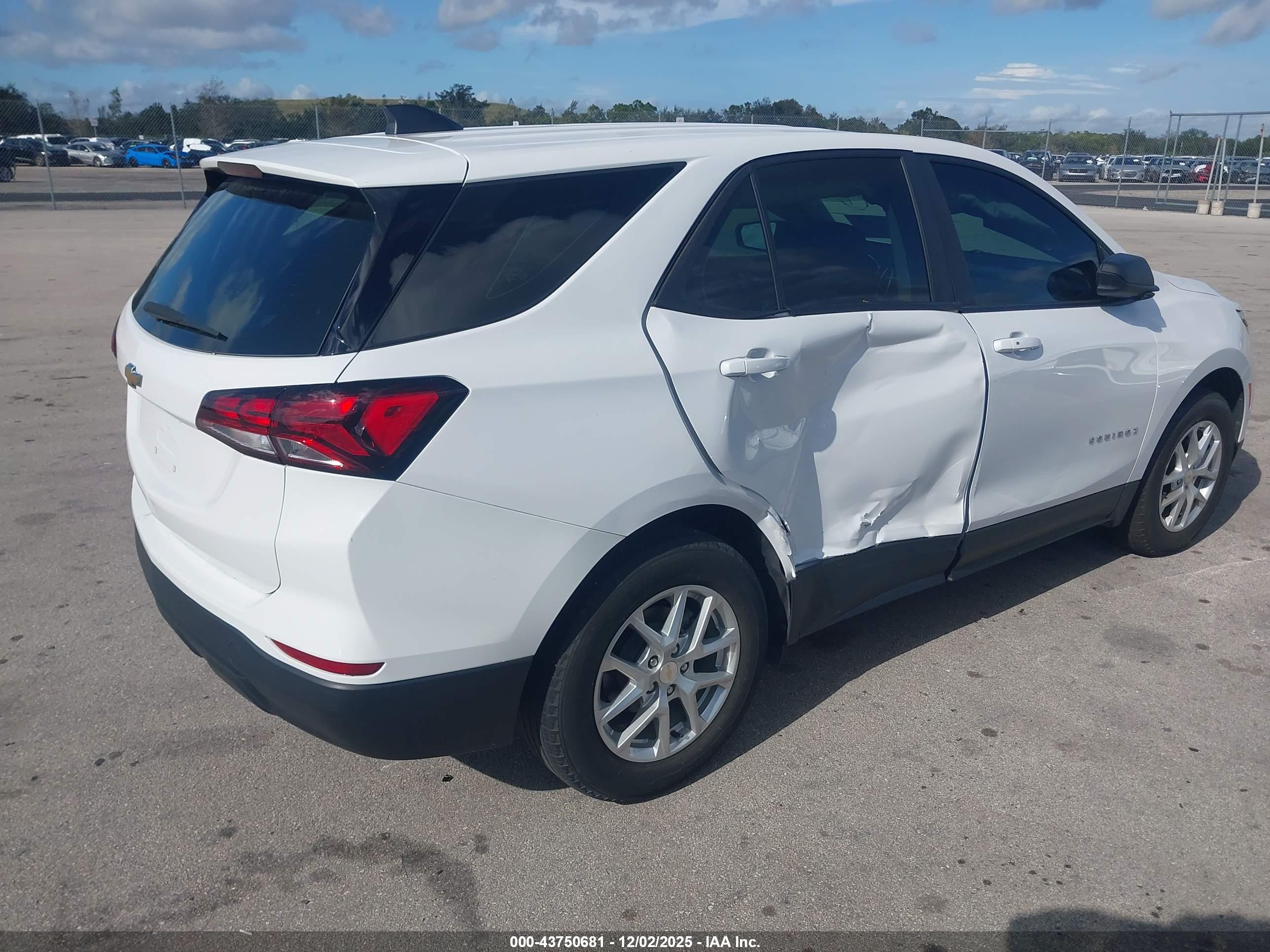 CHEVROLET EQUINOX image 4
