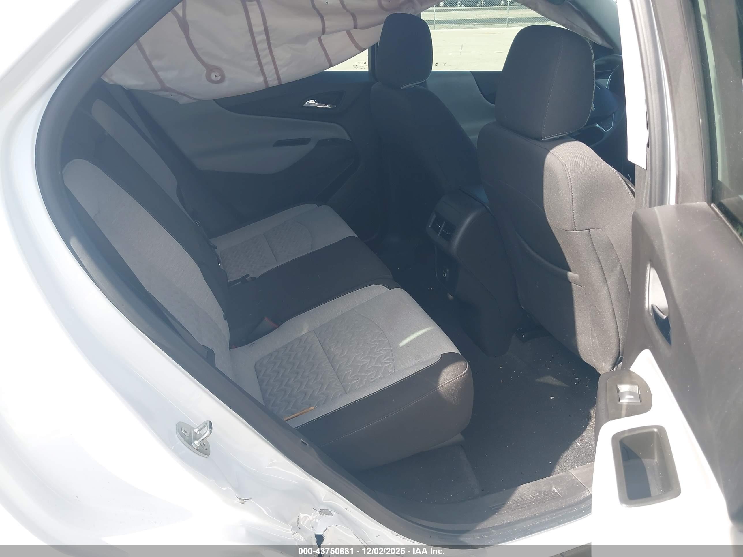 CHEVROLET EQUINOX image 8