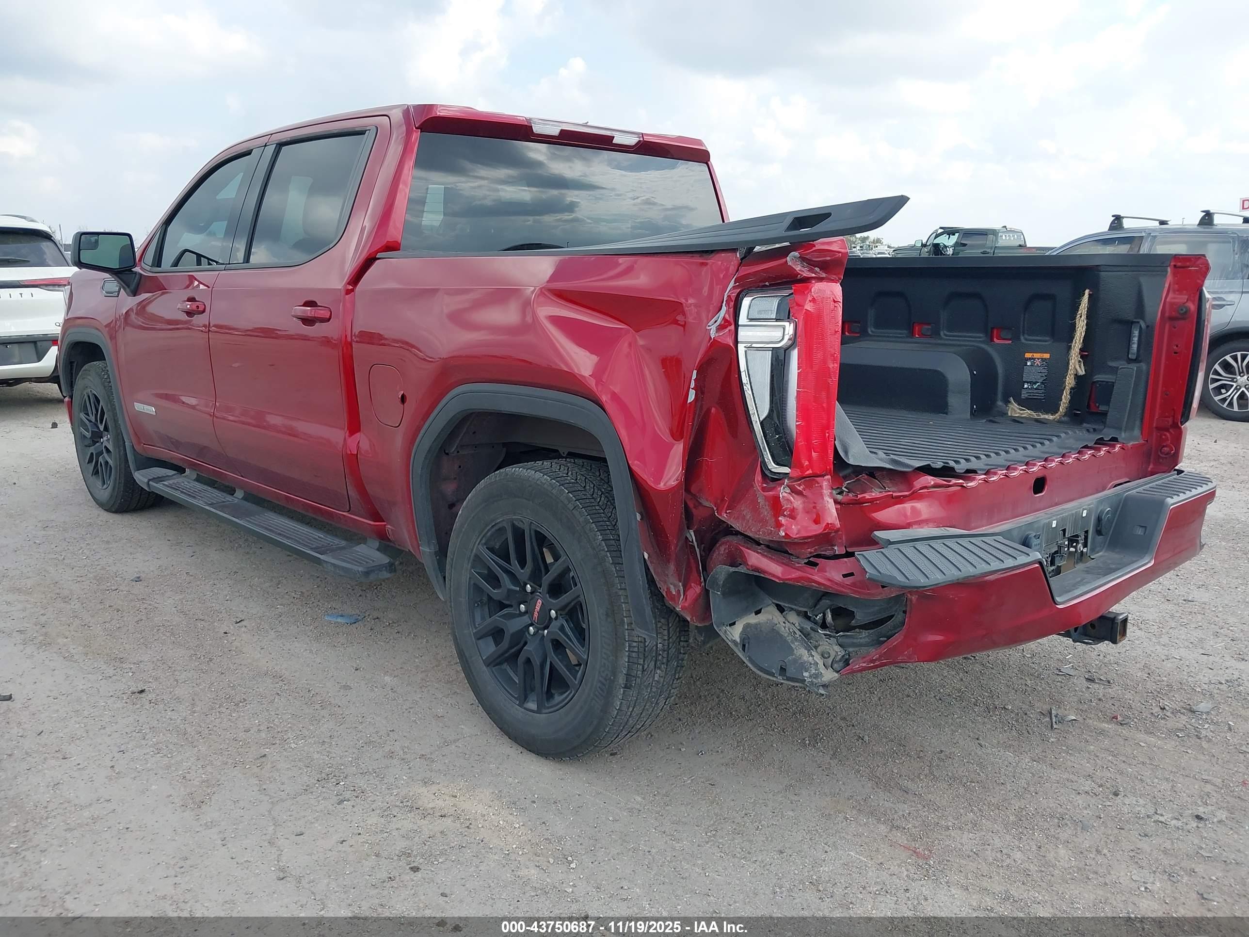 GMC SIERRA image 3