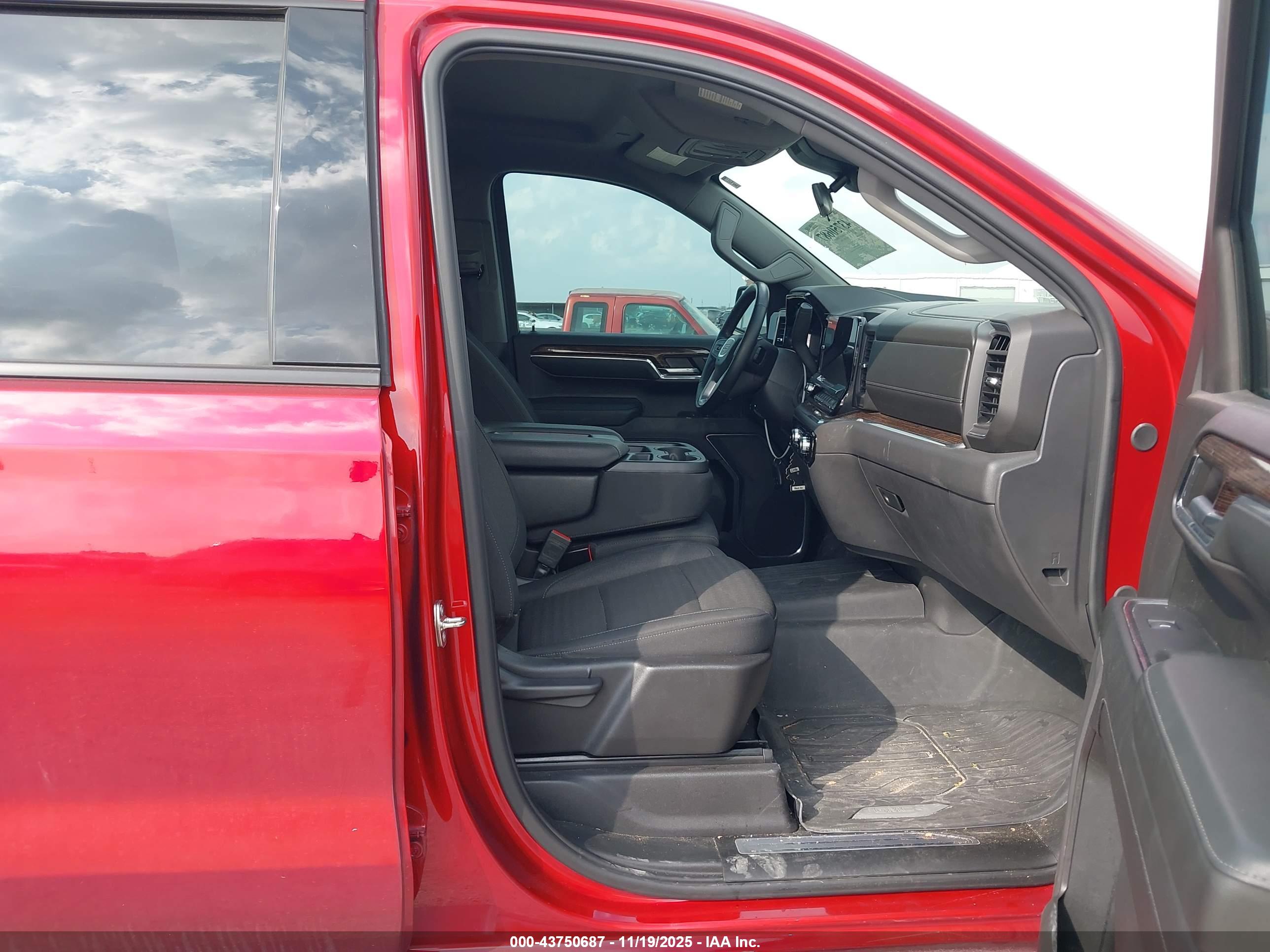 GMC SIERRA image 5
