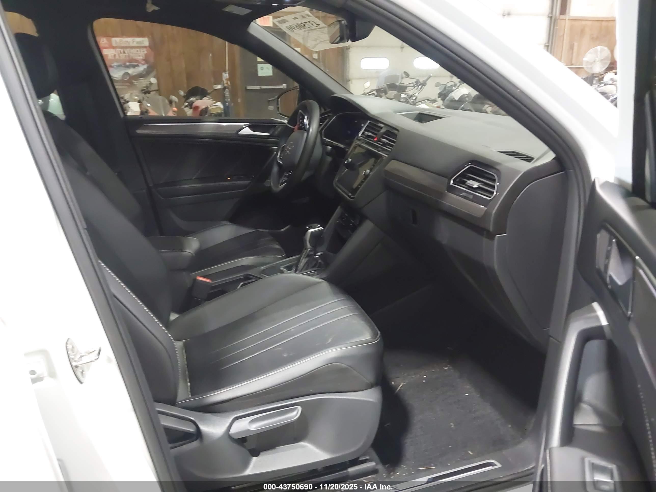 VOLKSWAGEN TIGUAN image 5