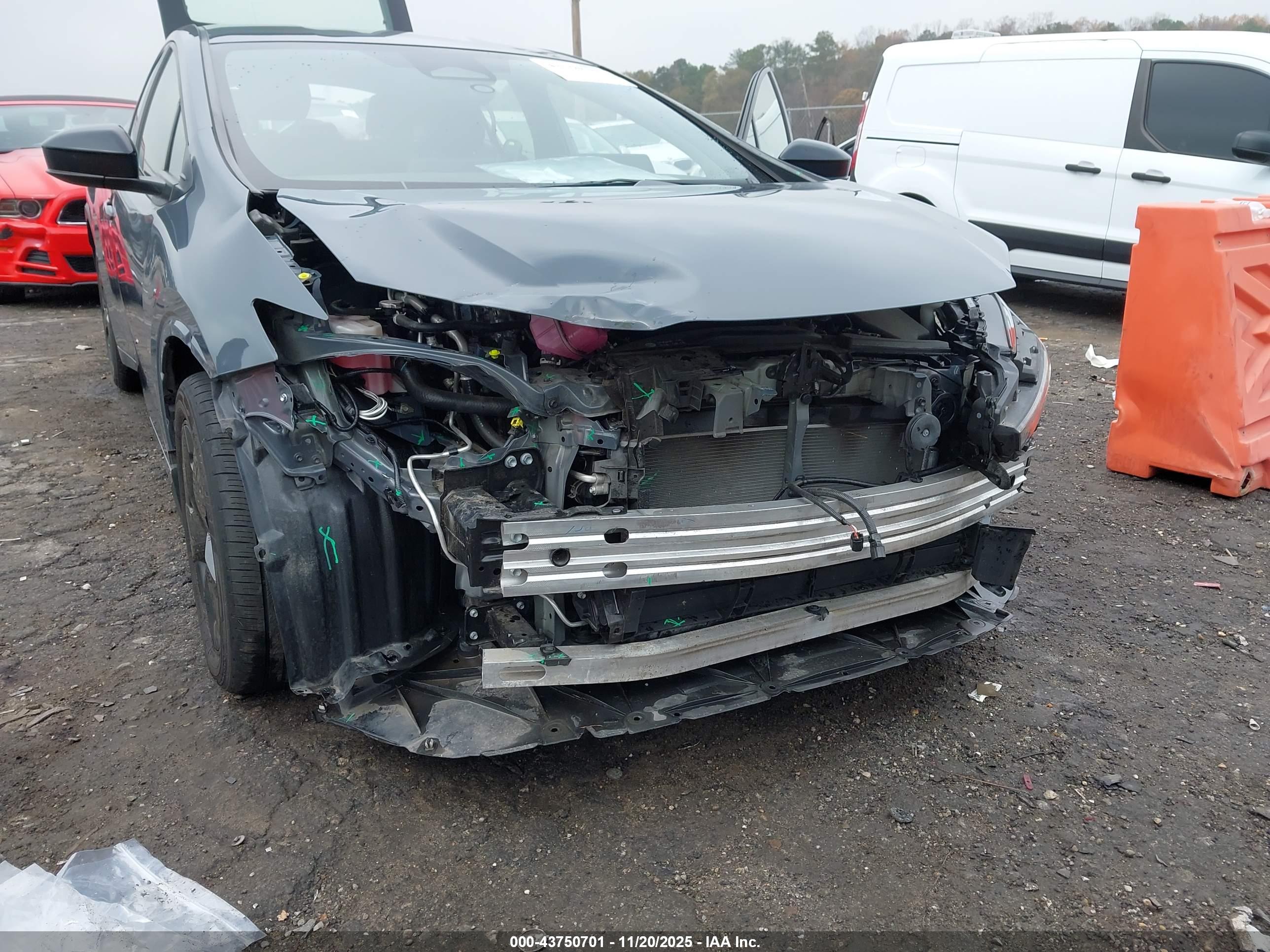 TOYOTA PRIUS image 6