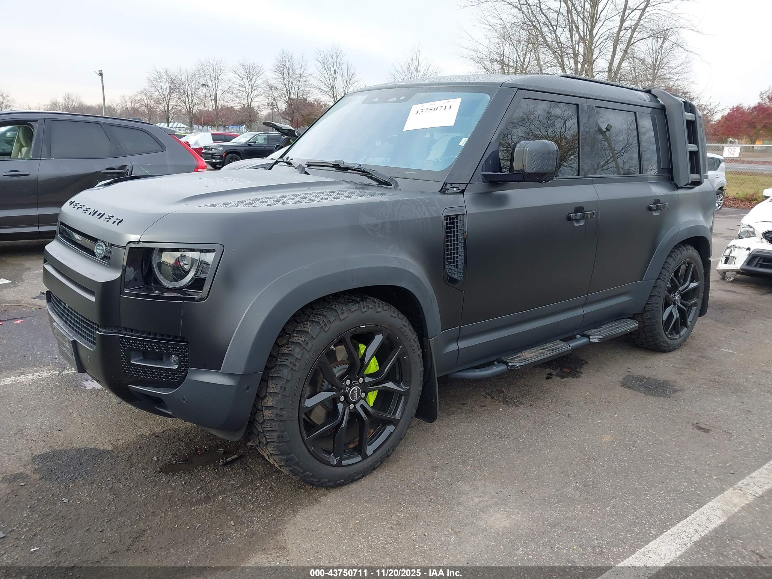 LAND ROVER image 2