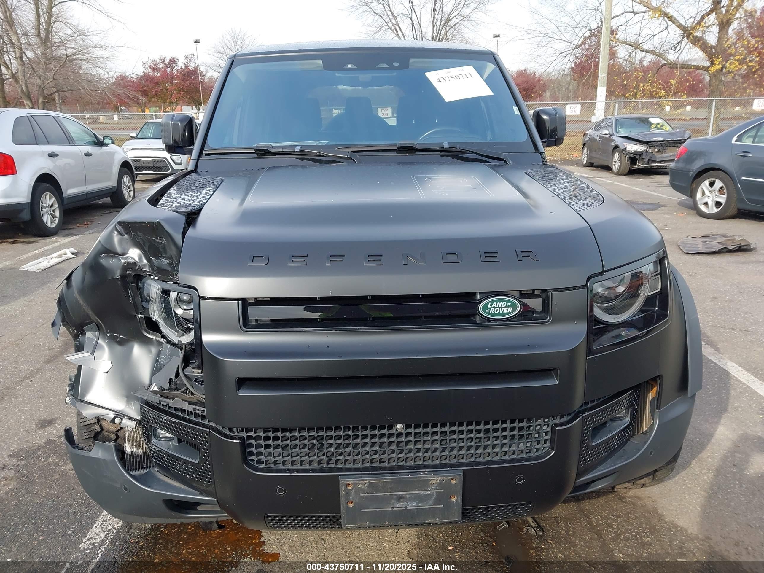 LAND ROVER image 6