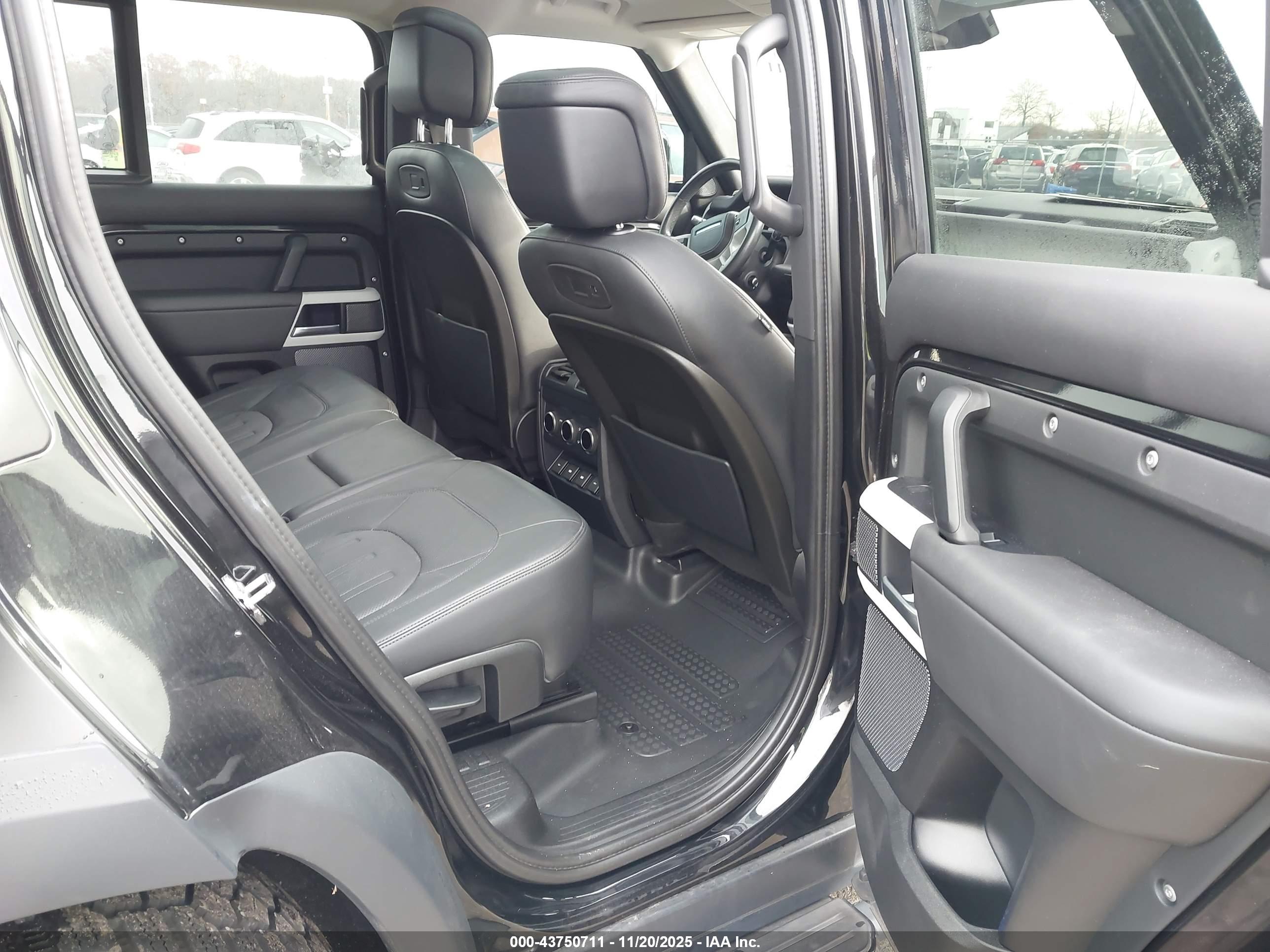 LAND ROVER image 8