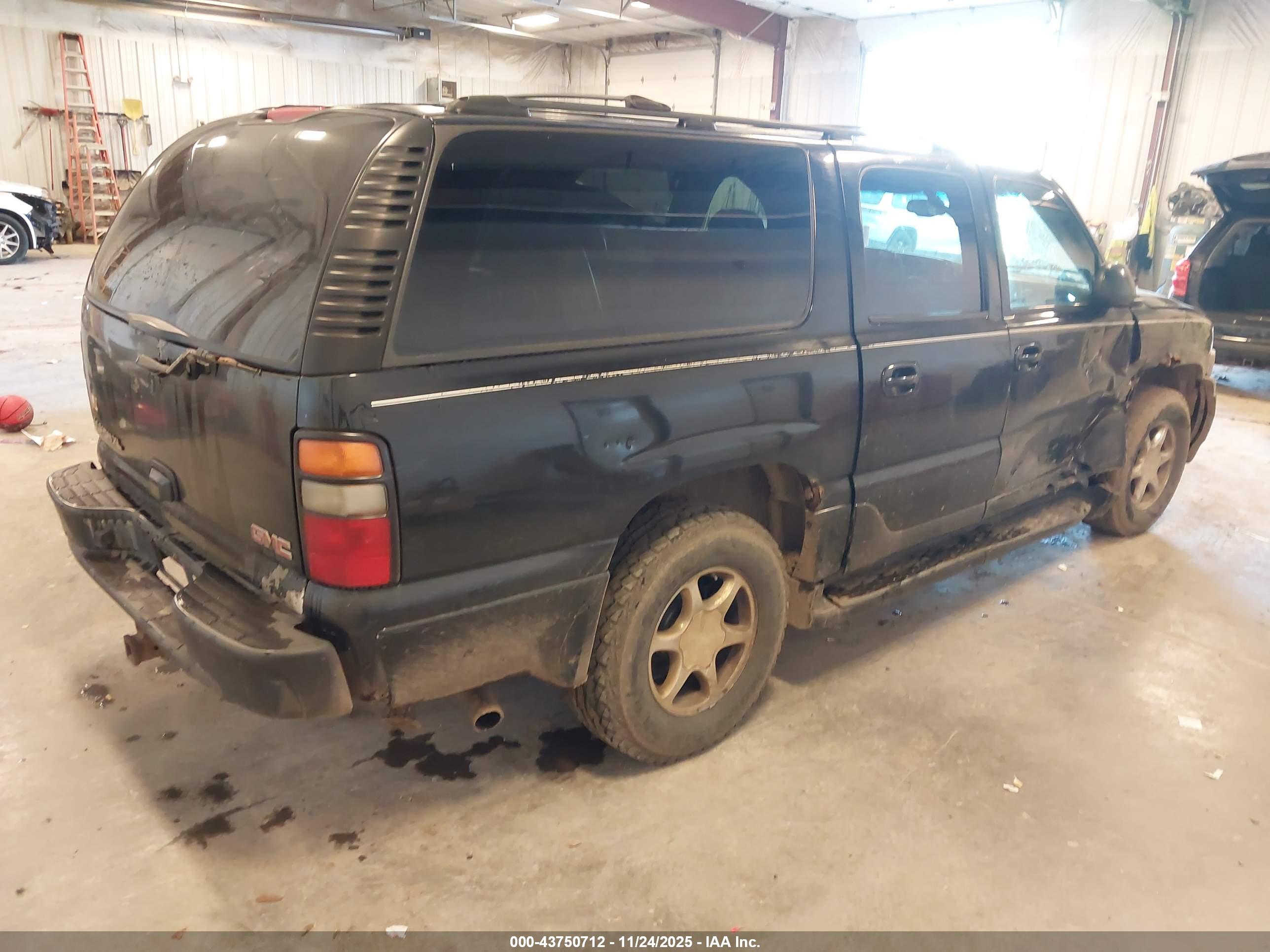GMC YUKON image 4