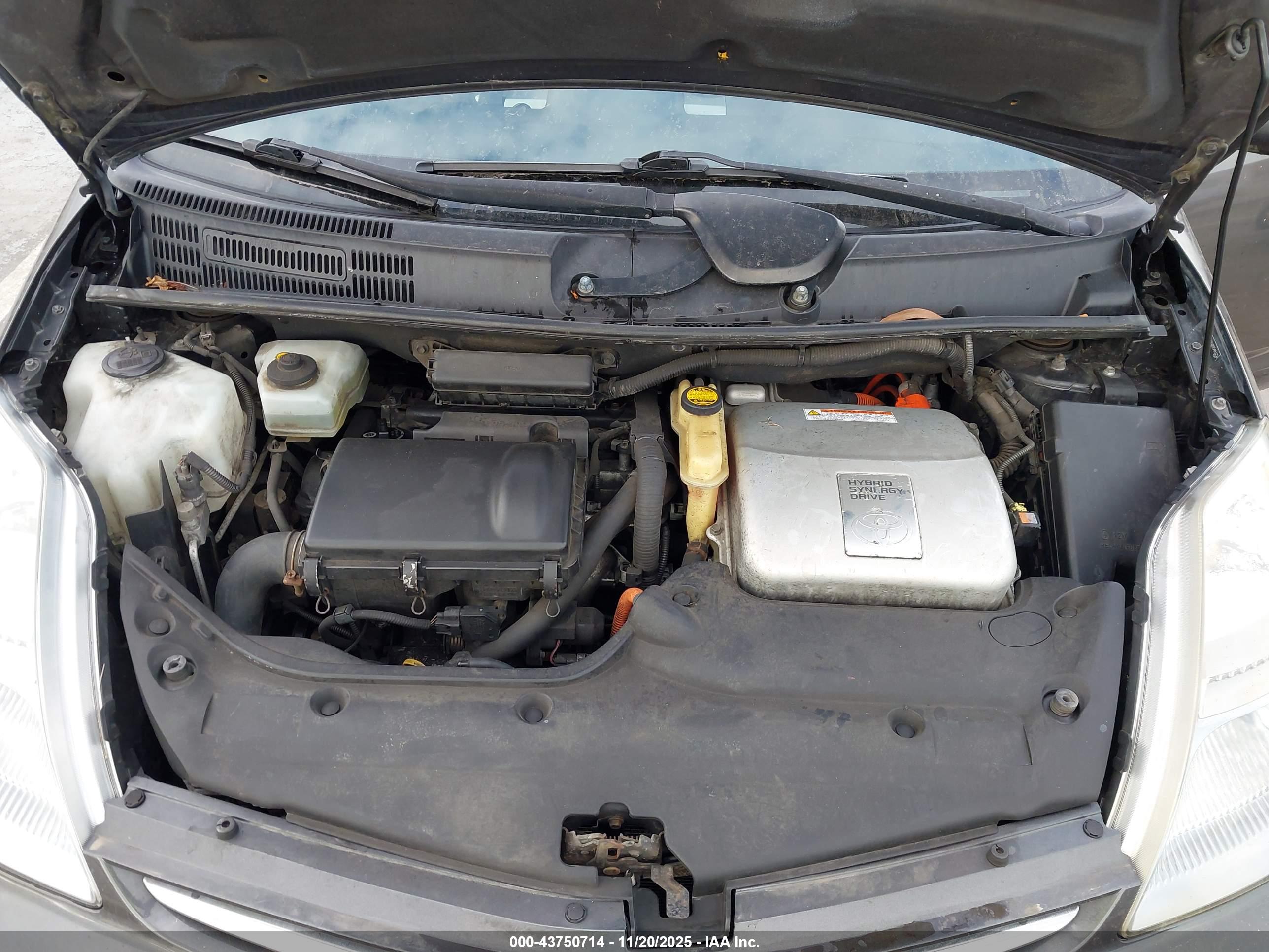 TOYOTA PRIUS image 10
