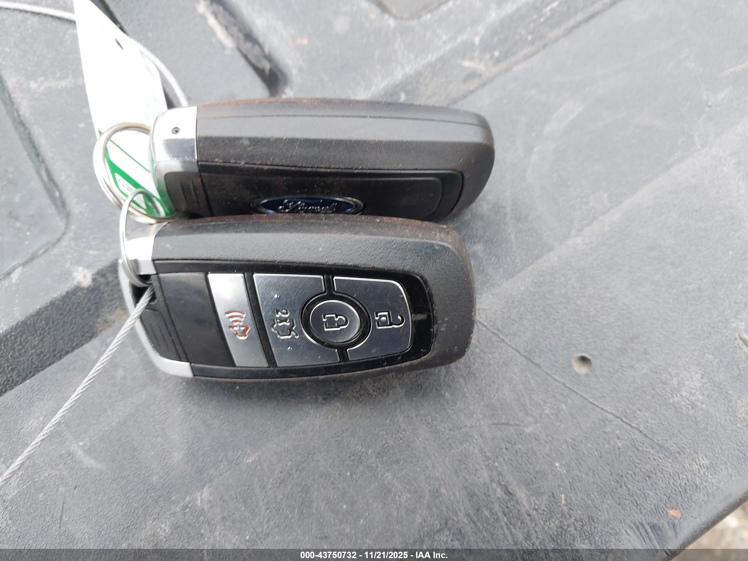 FORD FUSION image 11