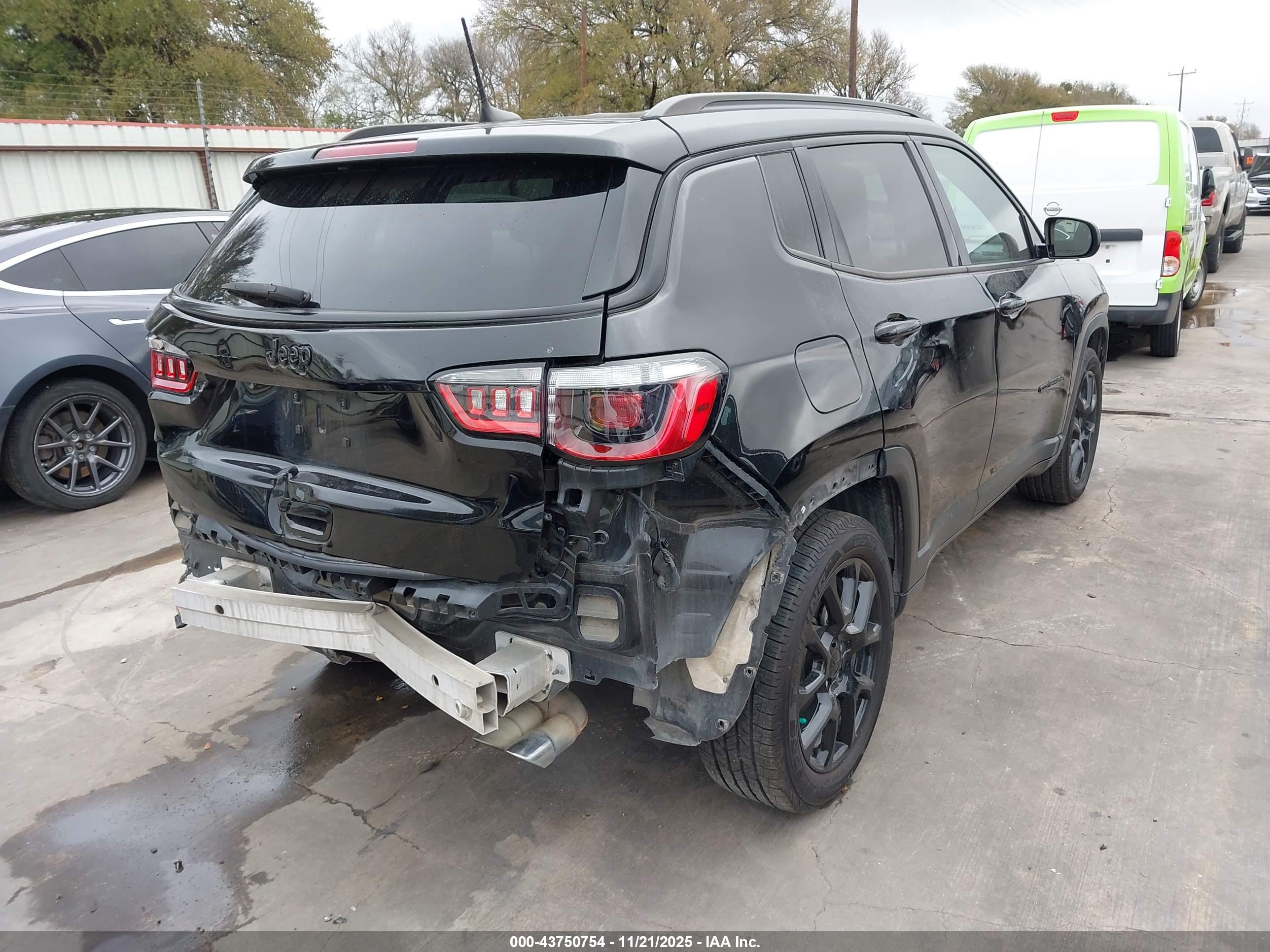 JEEP COMPASS image 4