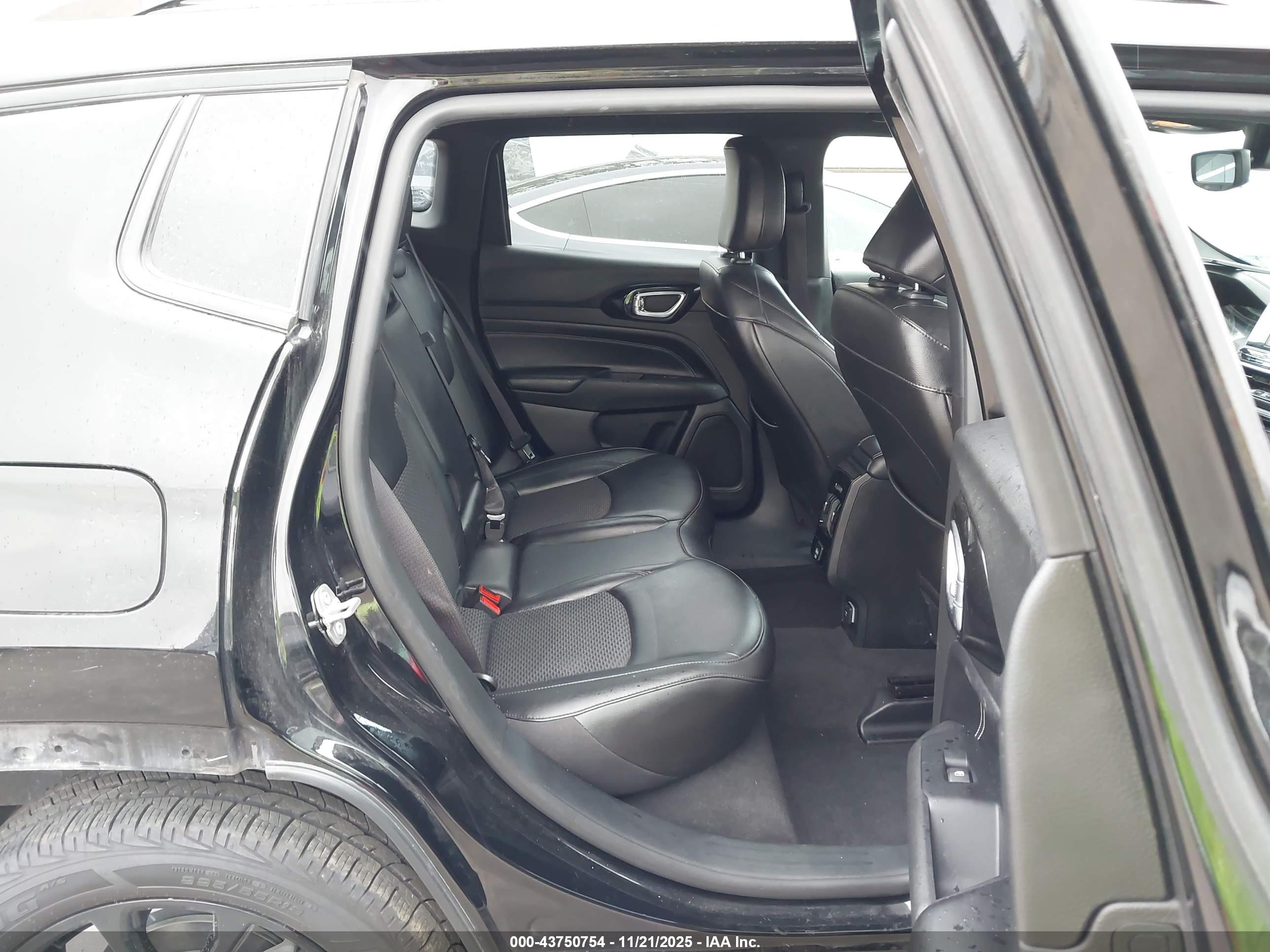 JEEP COMPASS image 8