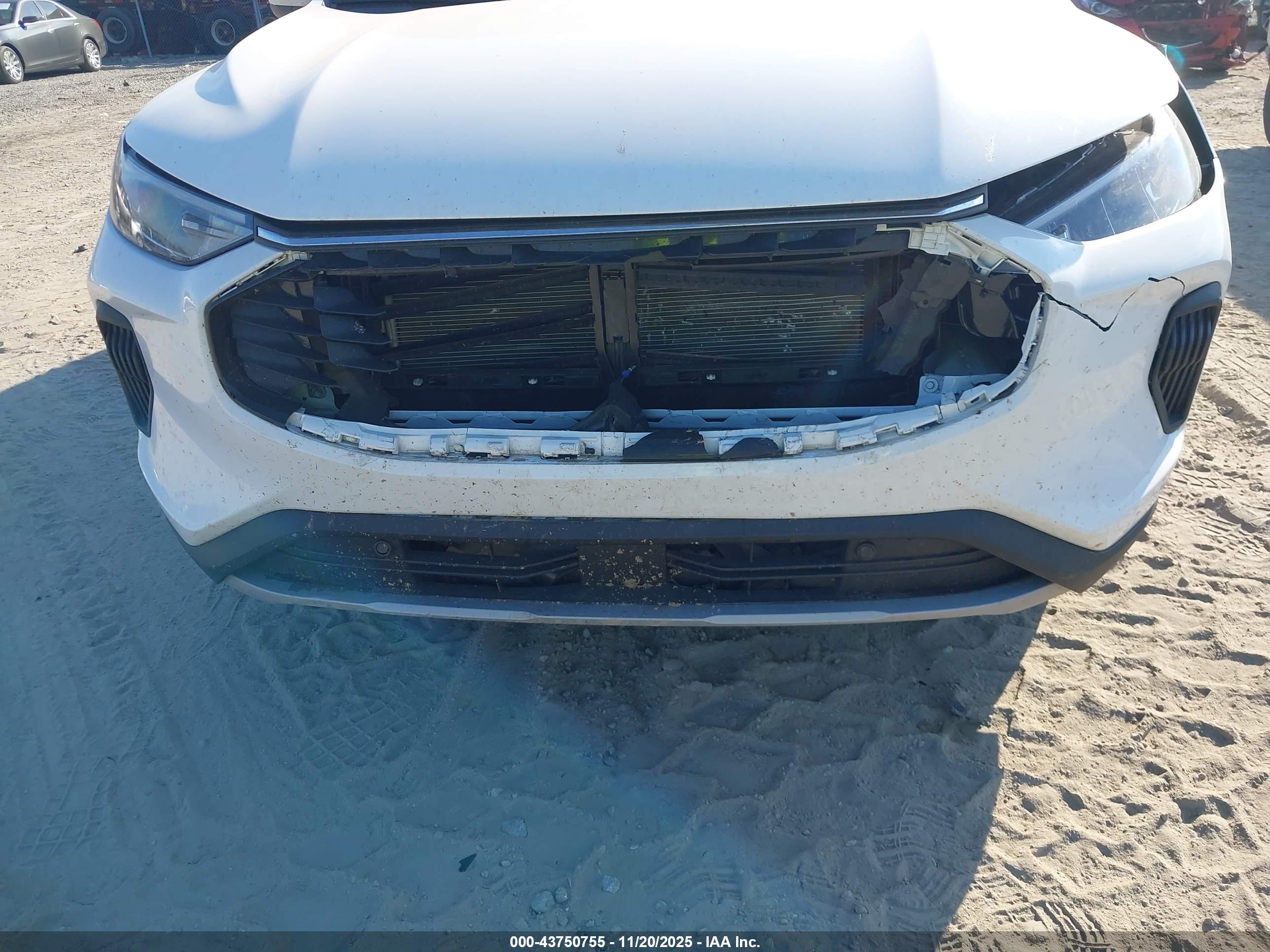 FORD ESCAPE image 6