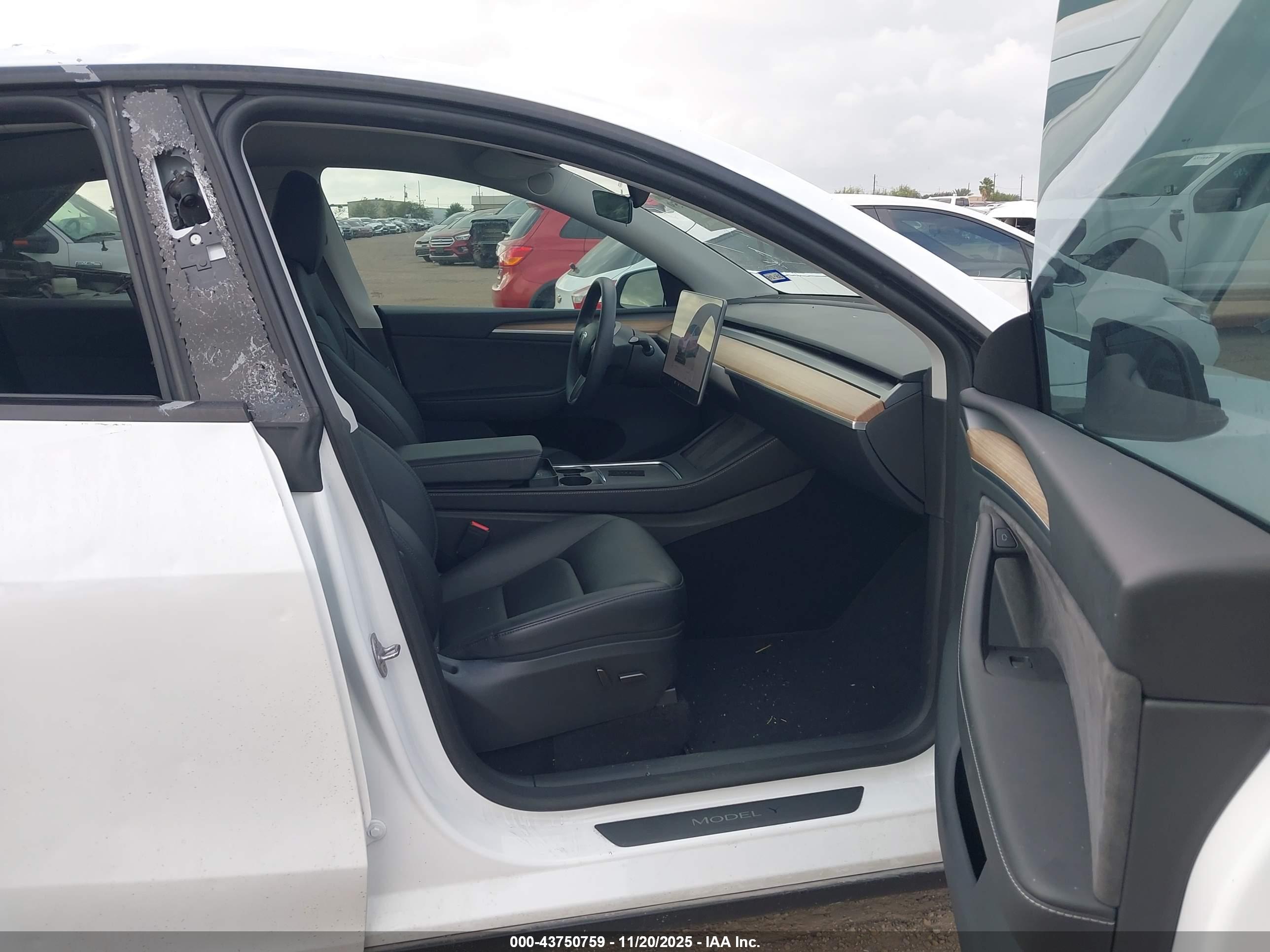 TESLA MODEL image 5
