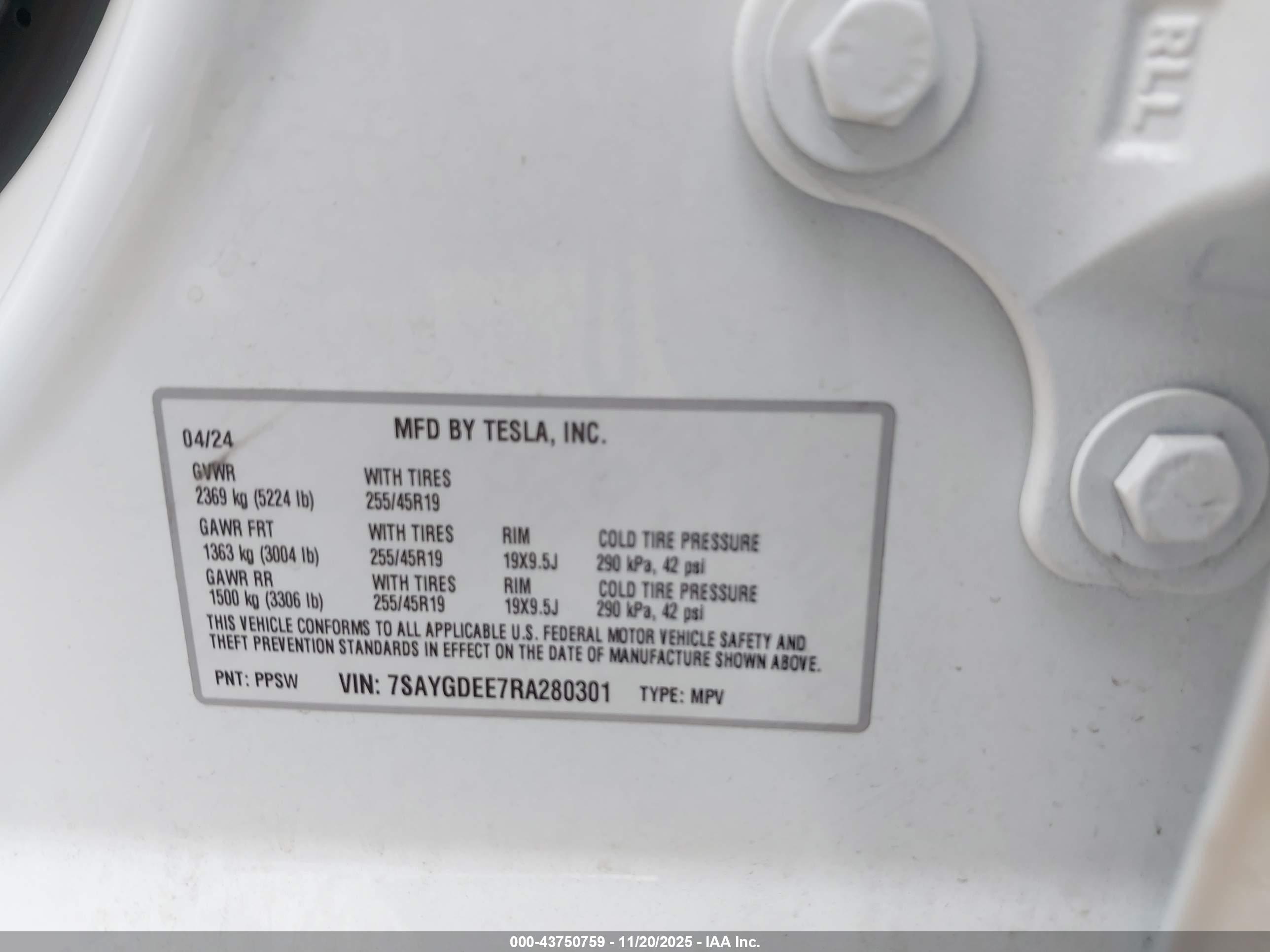TESLA MODEL image 9
