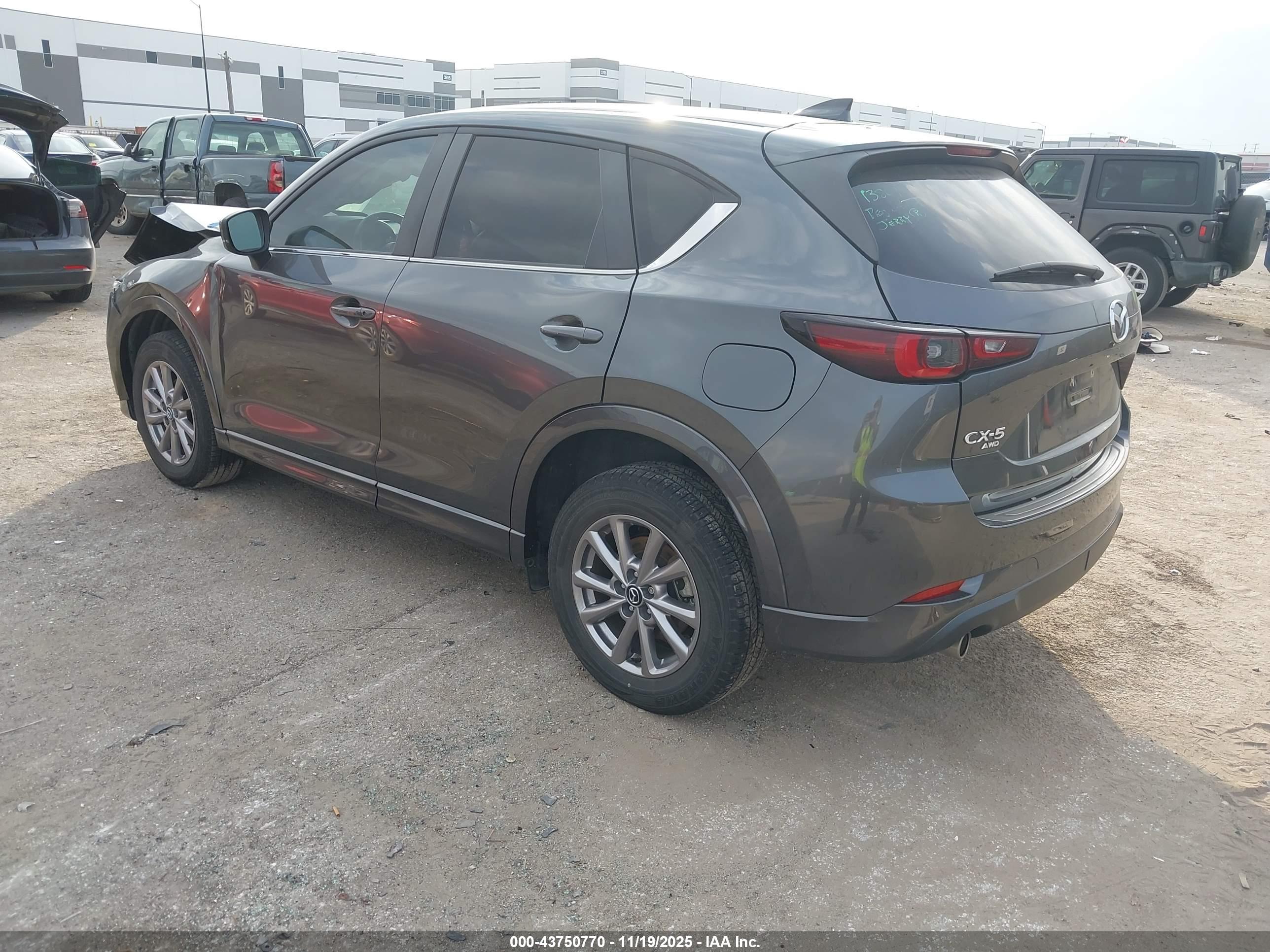MAZDA CX-5 image 3