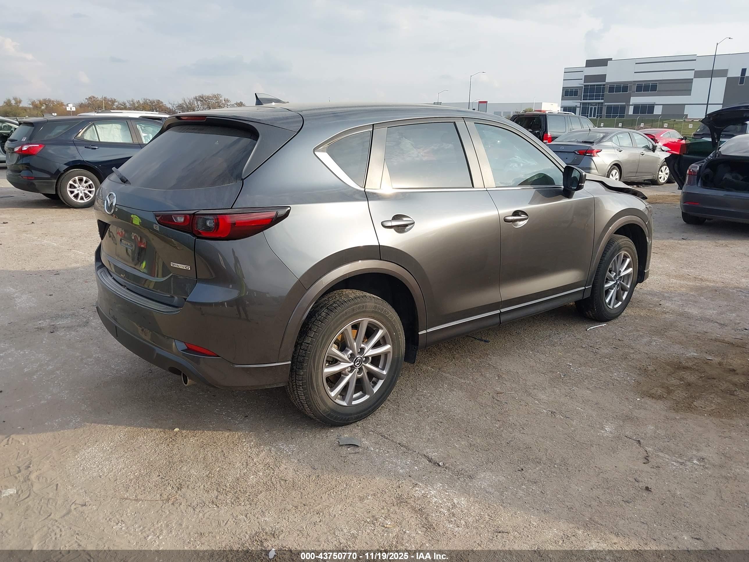 MAZDA CX-5 image 4