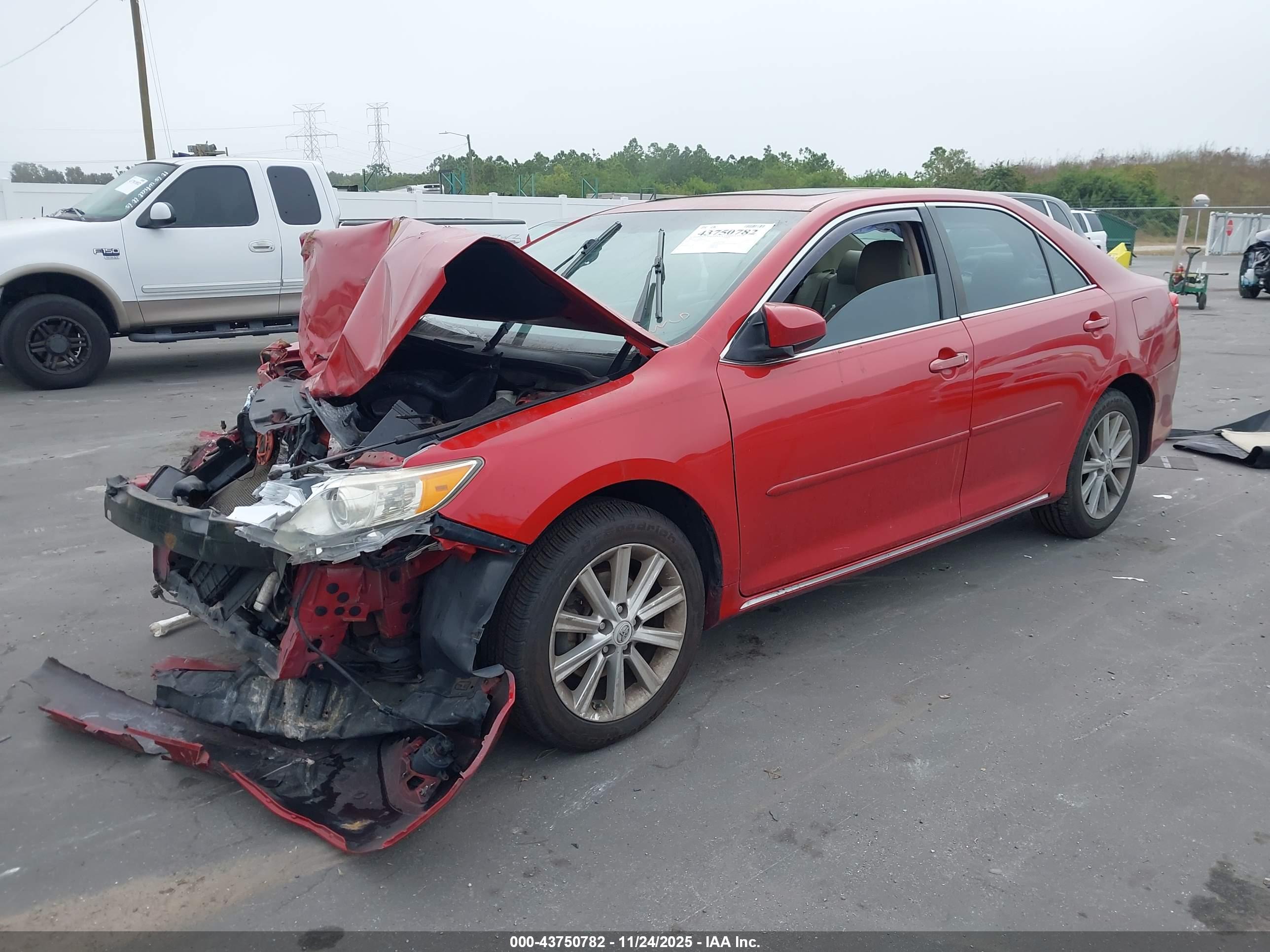 TOYOTA CAMRY image 2