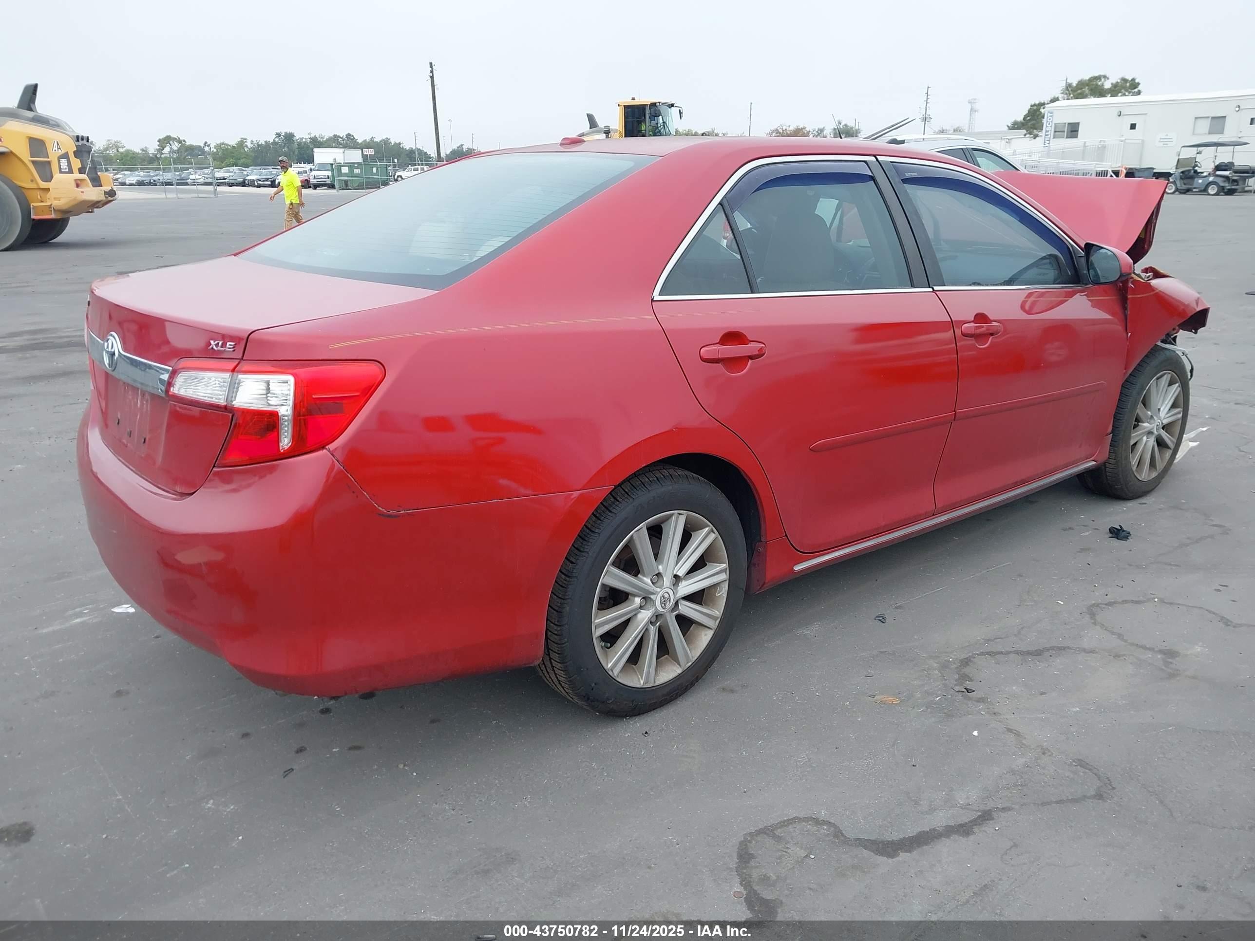 TOYOTA CAMRY image 4